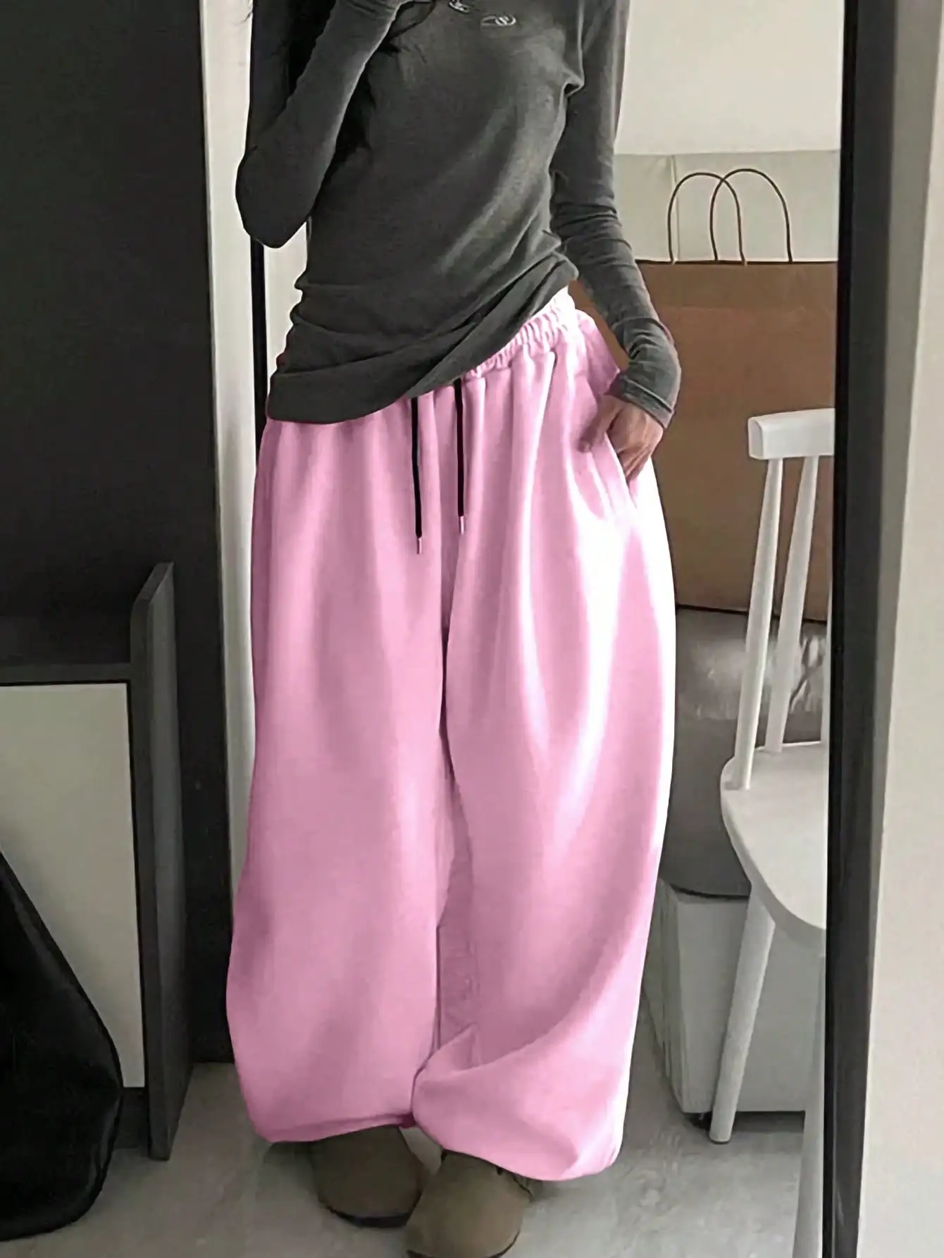 

Women's High-Waisted Loose Fit Drawstring Jogger Pants with Pockets