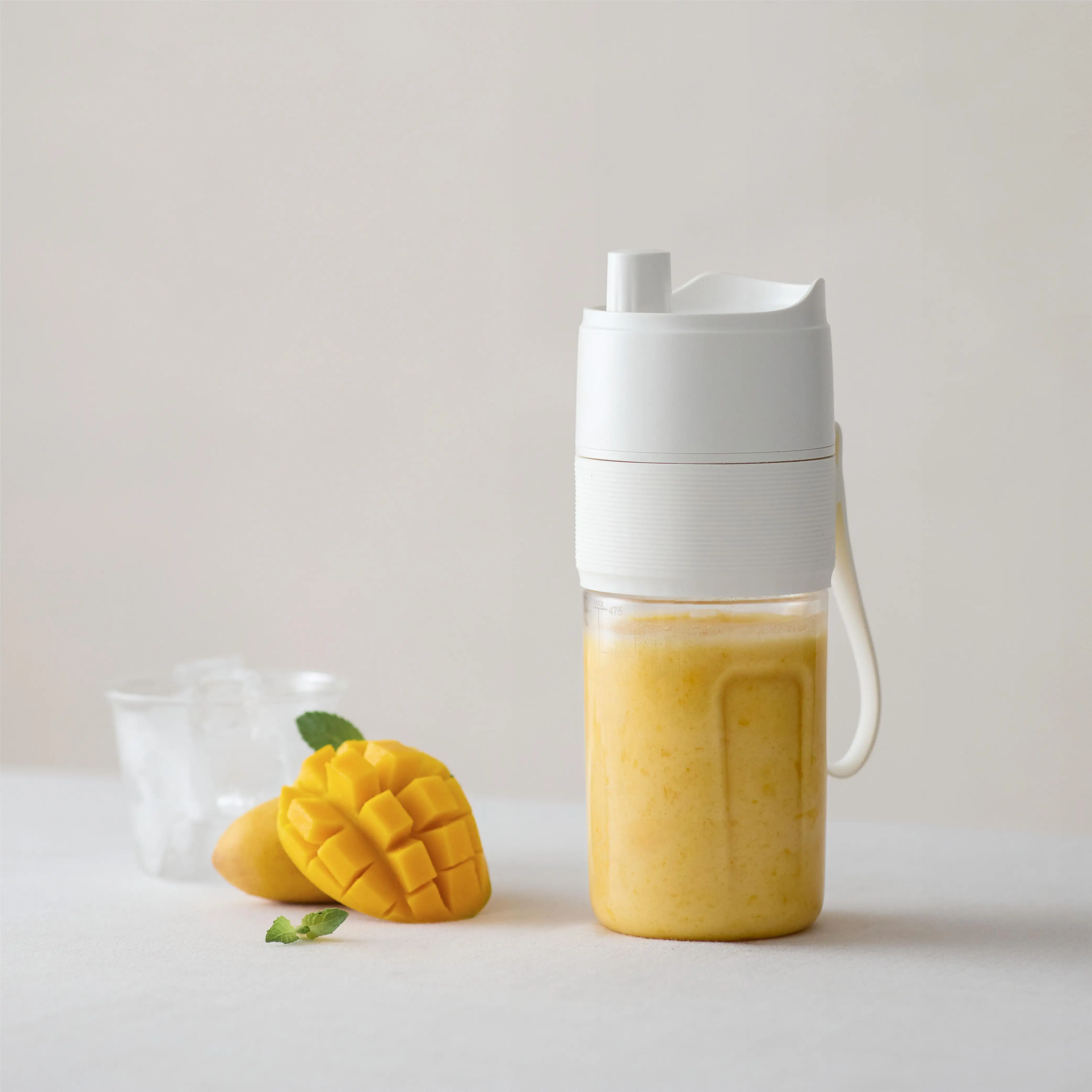 

Personal Portable Juicers Cup For Smoothie Shake USB Rechargeable Blender Mini Juicer Blender
