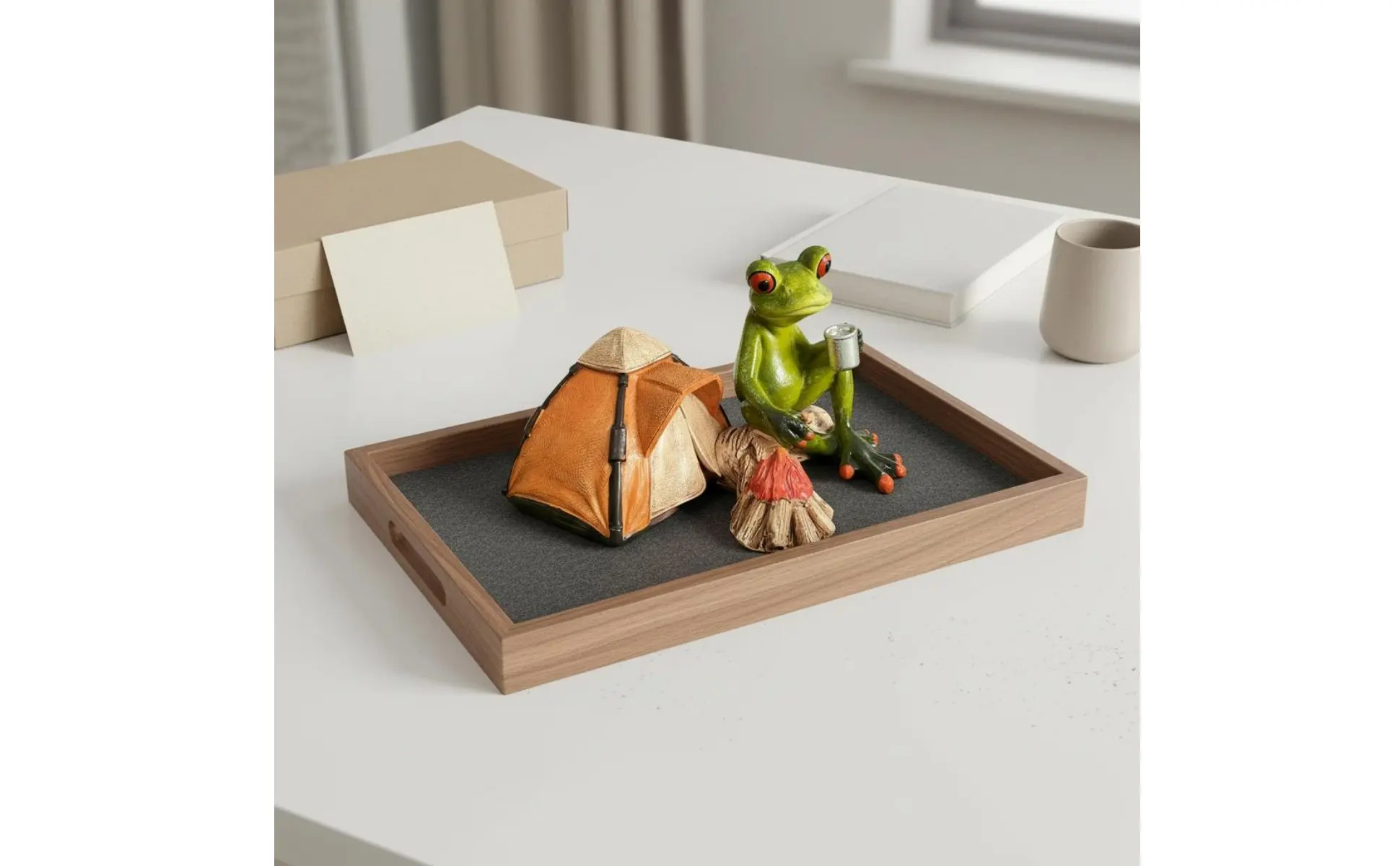 Resin Frog Statue with Tent Novelty Design Camping Frog Figurine House Decoration Detailed Craftsmanship Handmade for Shelf