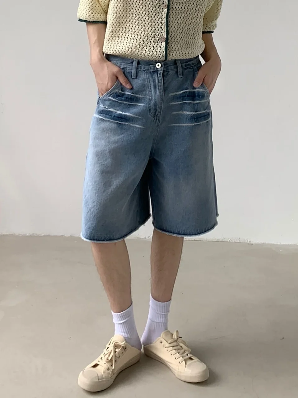 

Korean Sle Waed Denim orts Men's Loose Straight Leg Large Size Casual Five-Quarter Mid-Pants Summer