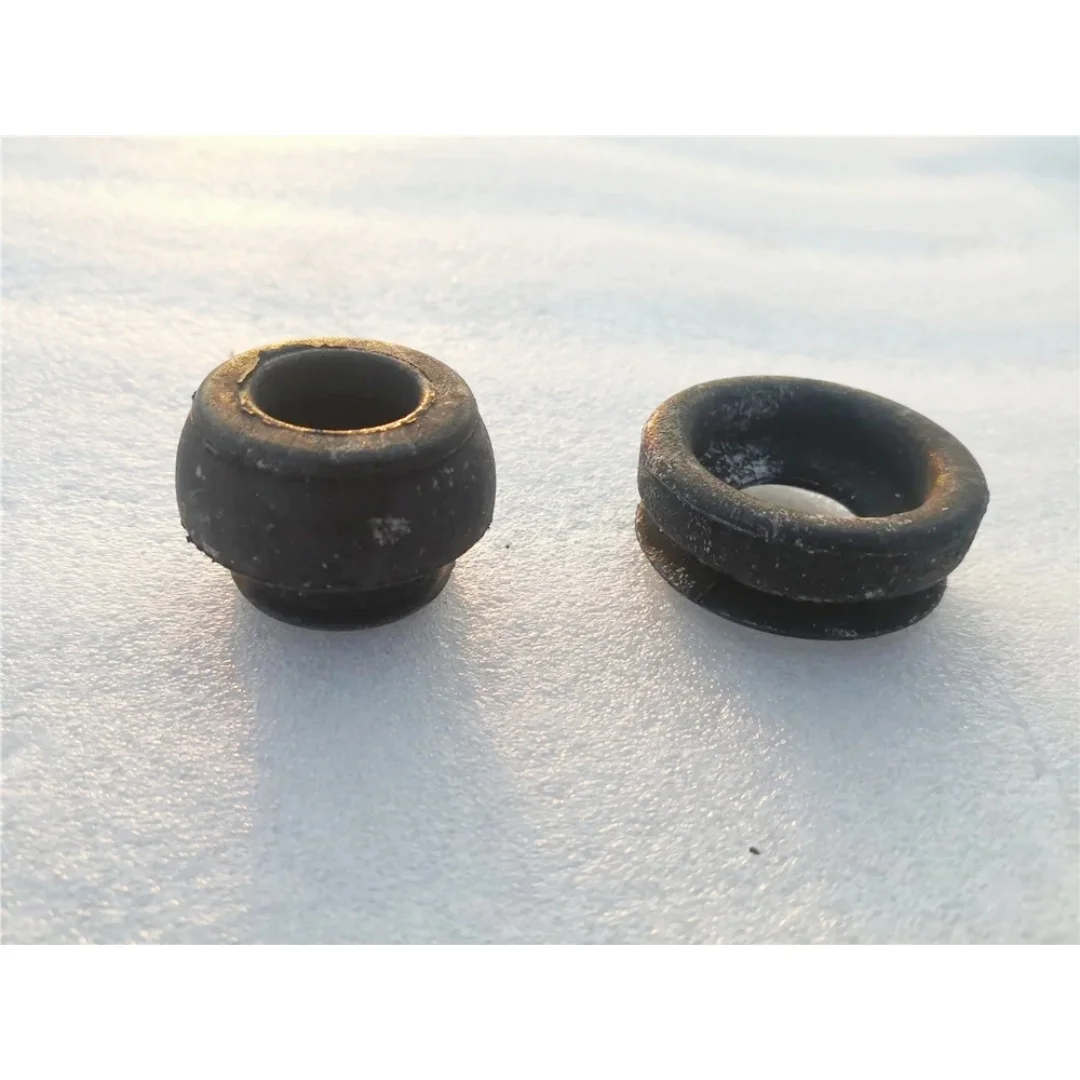 Front Cross Member Rubber Sleeve Engine Rear Mounting Bushing Fit For Pajero Montero Shogun V73W V78 H66W H77W MR132701 MR132702