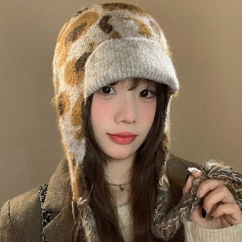 Leopardo Imprimir Torção Trança Chapéu De Lã Mulheres New Outono Inverno Virando Borda Retro Proteção de Orelha Winterproof Lei Feng Pullover Cap