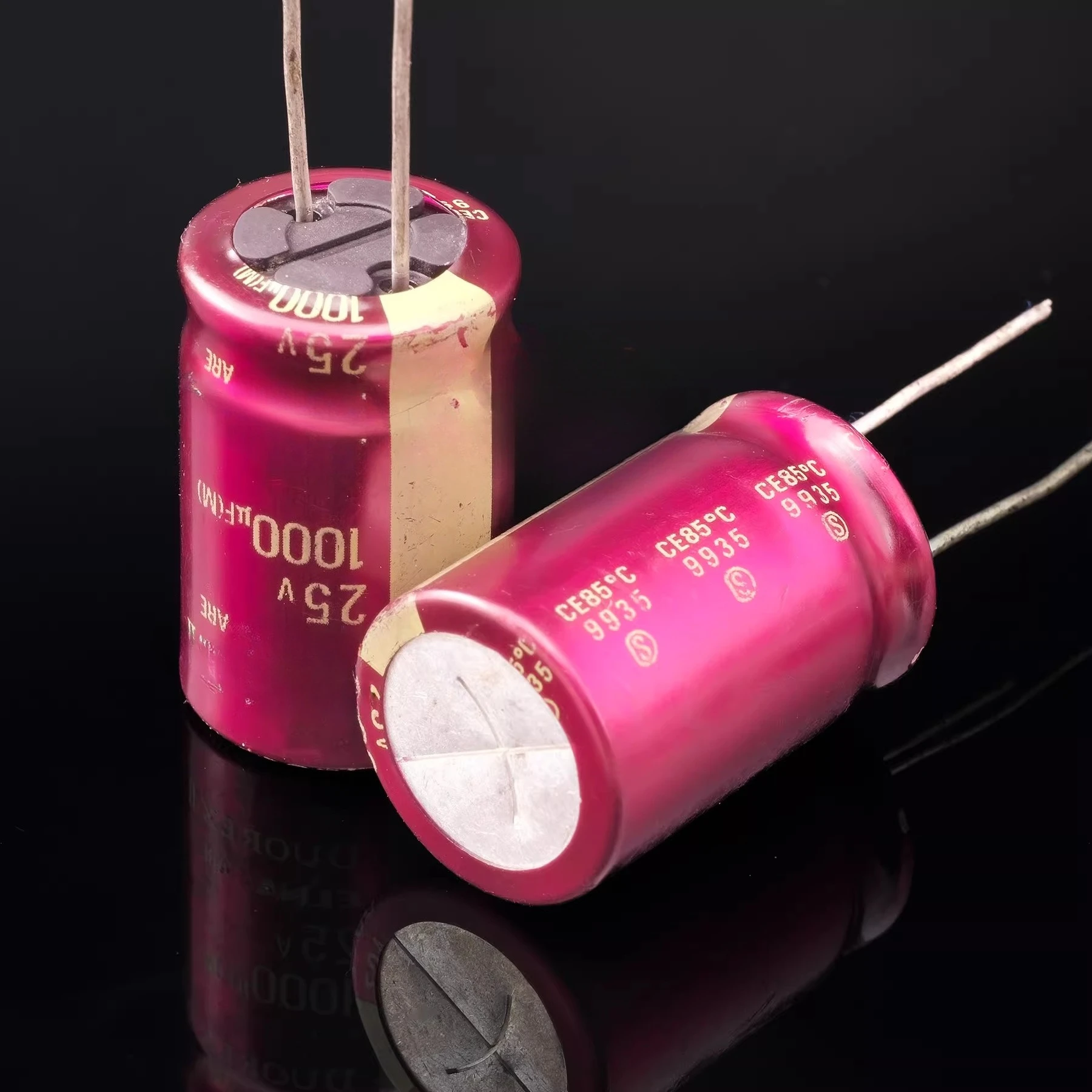 

Конденсаторы Ina Duorex II Purple Red Robe Copper Foot Return, 25В 1000мкФ, 2 шт.