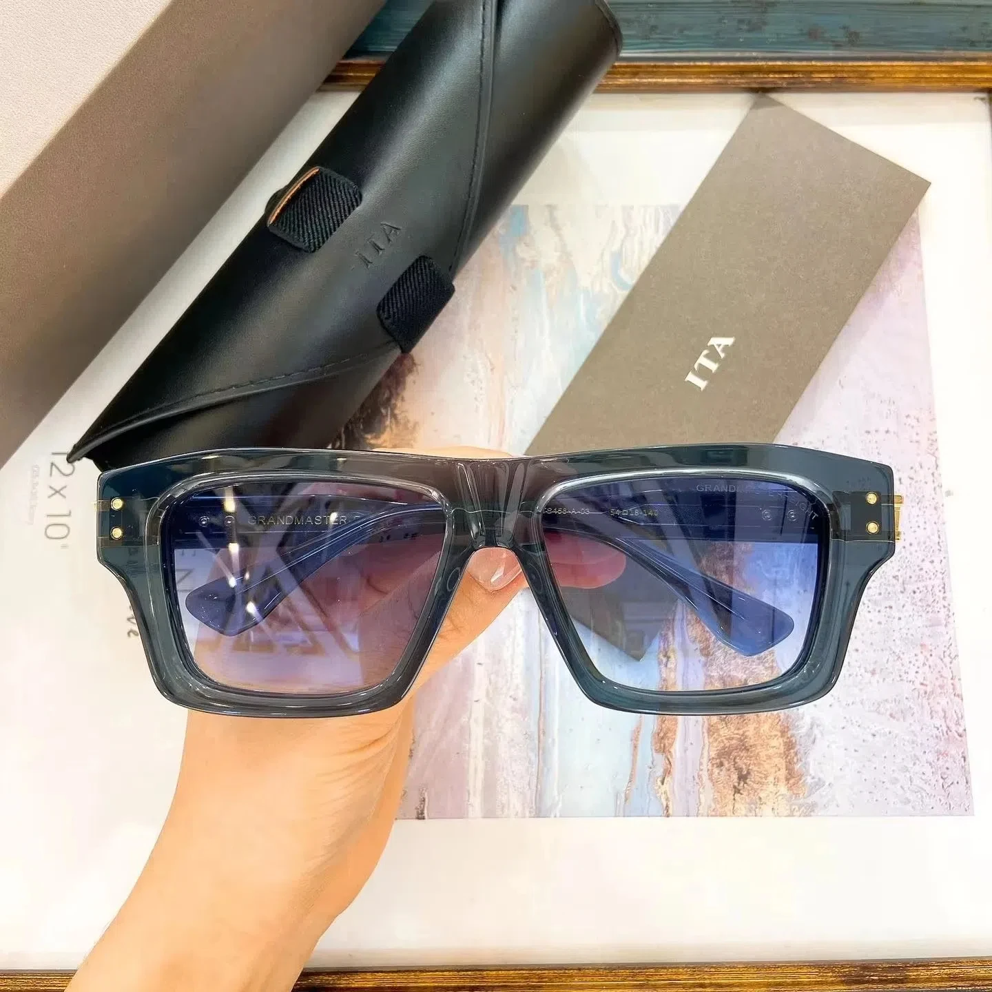 

Newest Brand Women Men Sunglasses Trendy Blue Acetate Frame Leisure For Unisex Eyeglasses RETRODITA GRANDMASTER-EIGHT DTS458-A