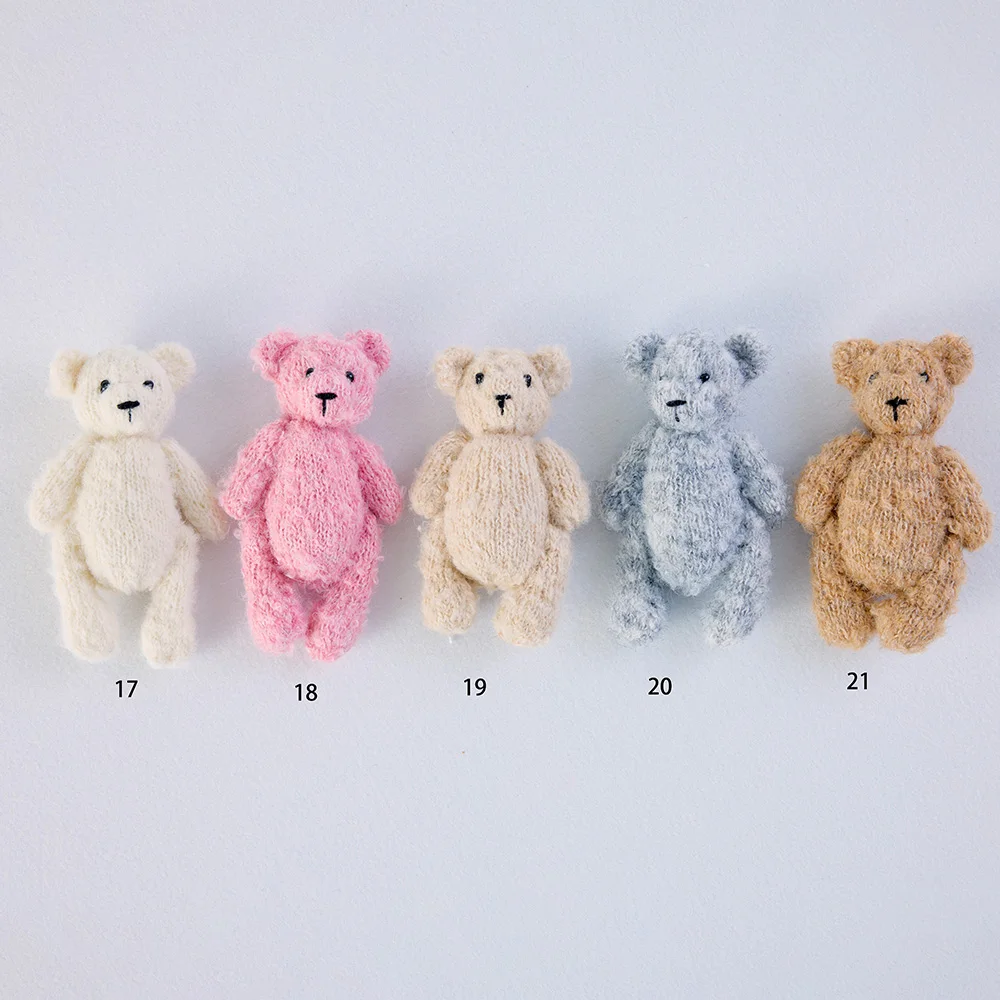 Orsetto Teddy Mini Multicolore Lavorato a Mano, Accessori per Fotografia Neonatale, Oggetto di Scena per Memoriale di Crescita e Sfondi Fotografici