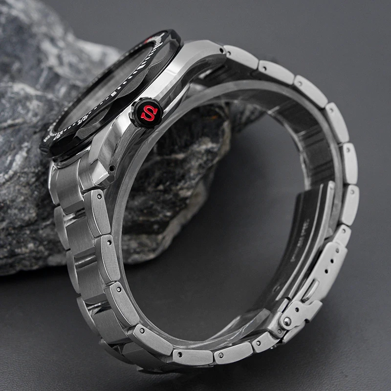 NH35 Case SPB185 Silver case with flower back and black rim Sapphire glass, stainless steel bracelet Water resistant