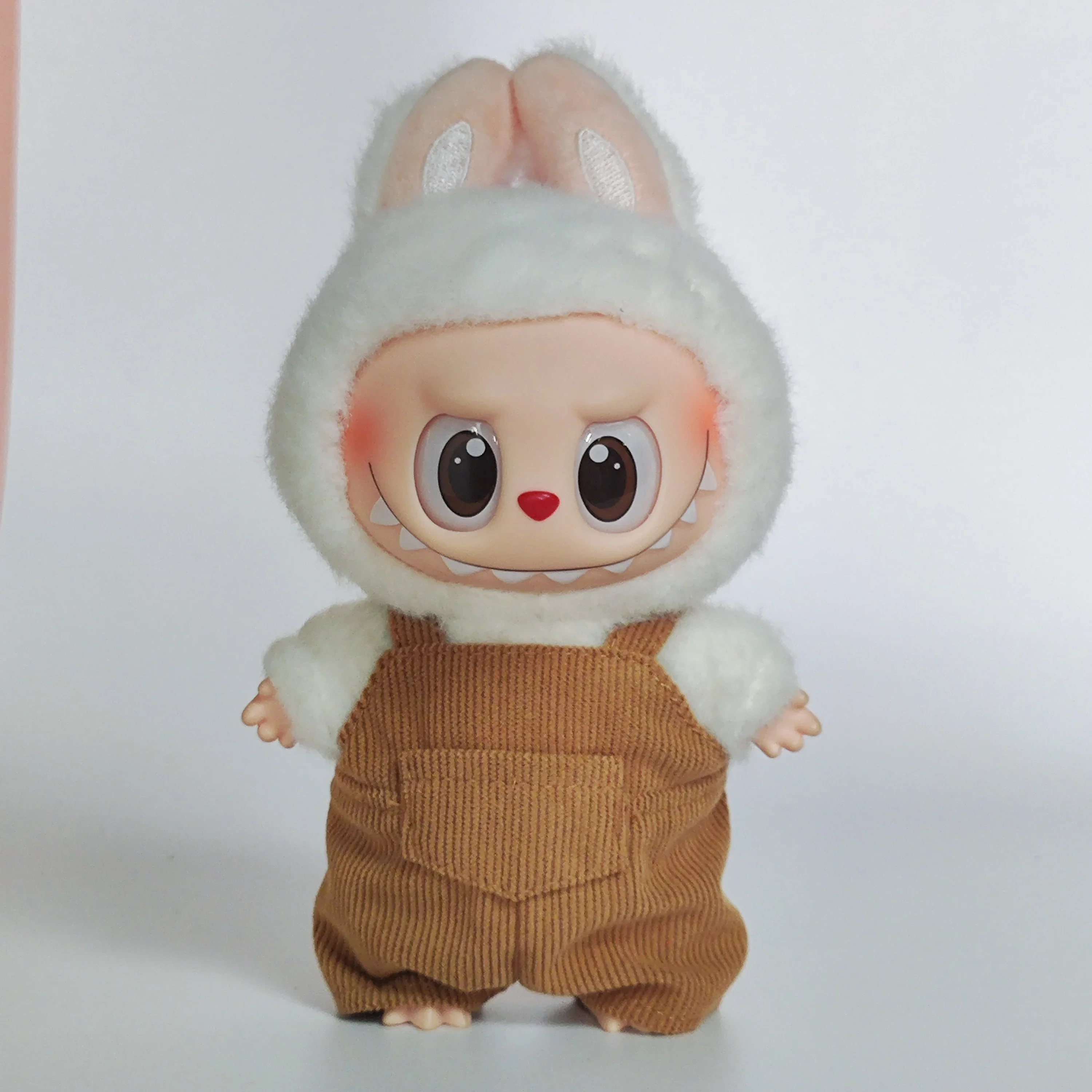 

Вешалки для одежды Labubu 1-го 3-го поколения — комбинезоны и платья в клетку в парфюмерном стиле, наряды для кукол сидения