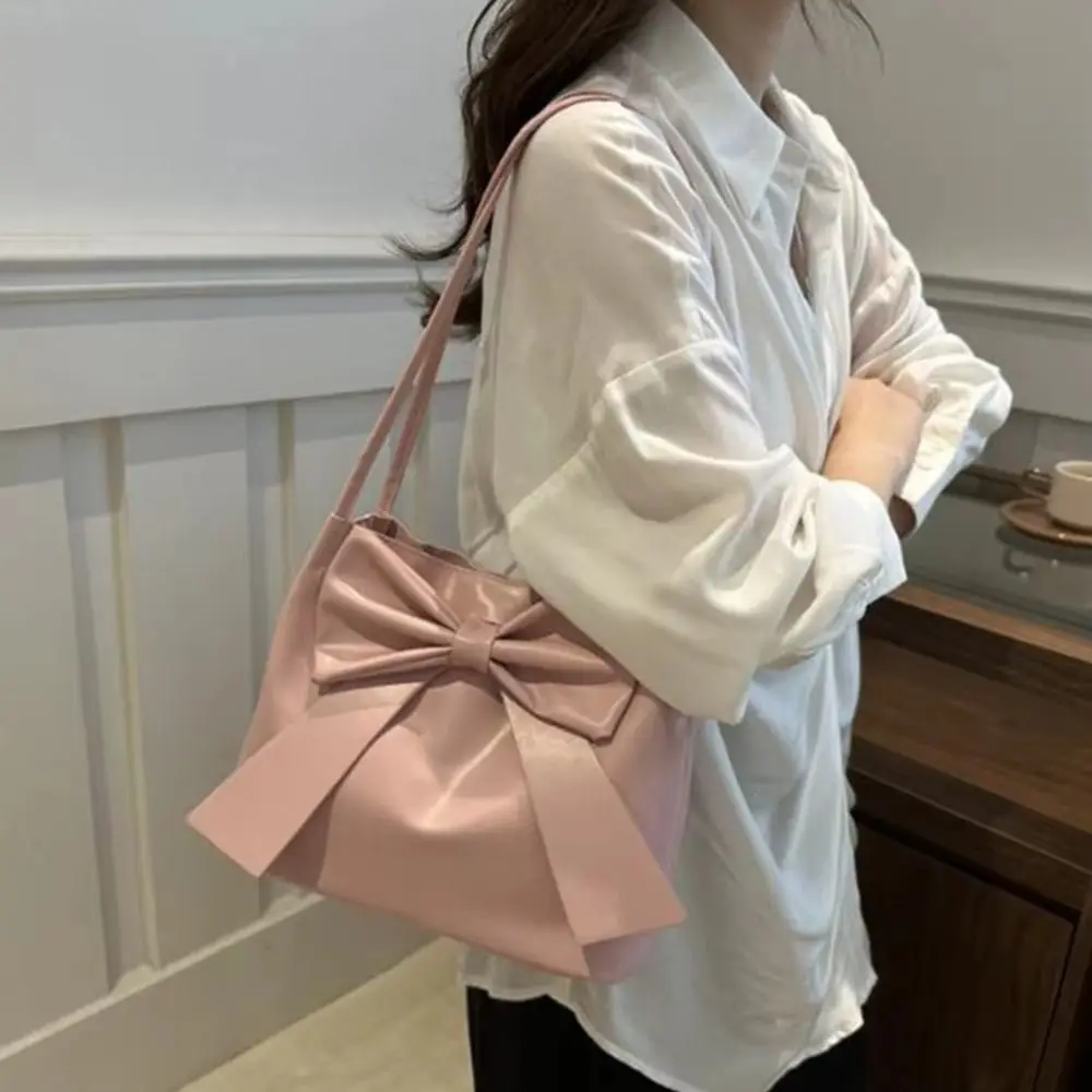 مزاجه بلون بولي Bow القوس حقيبة كتف دلو حقيبة المحمولة INS حمل حقيبة فاخرة الكورية نمط موضة حقيبة تحت الإبط الأطفال
