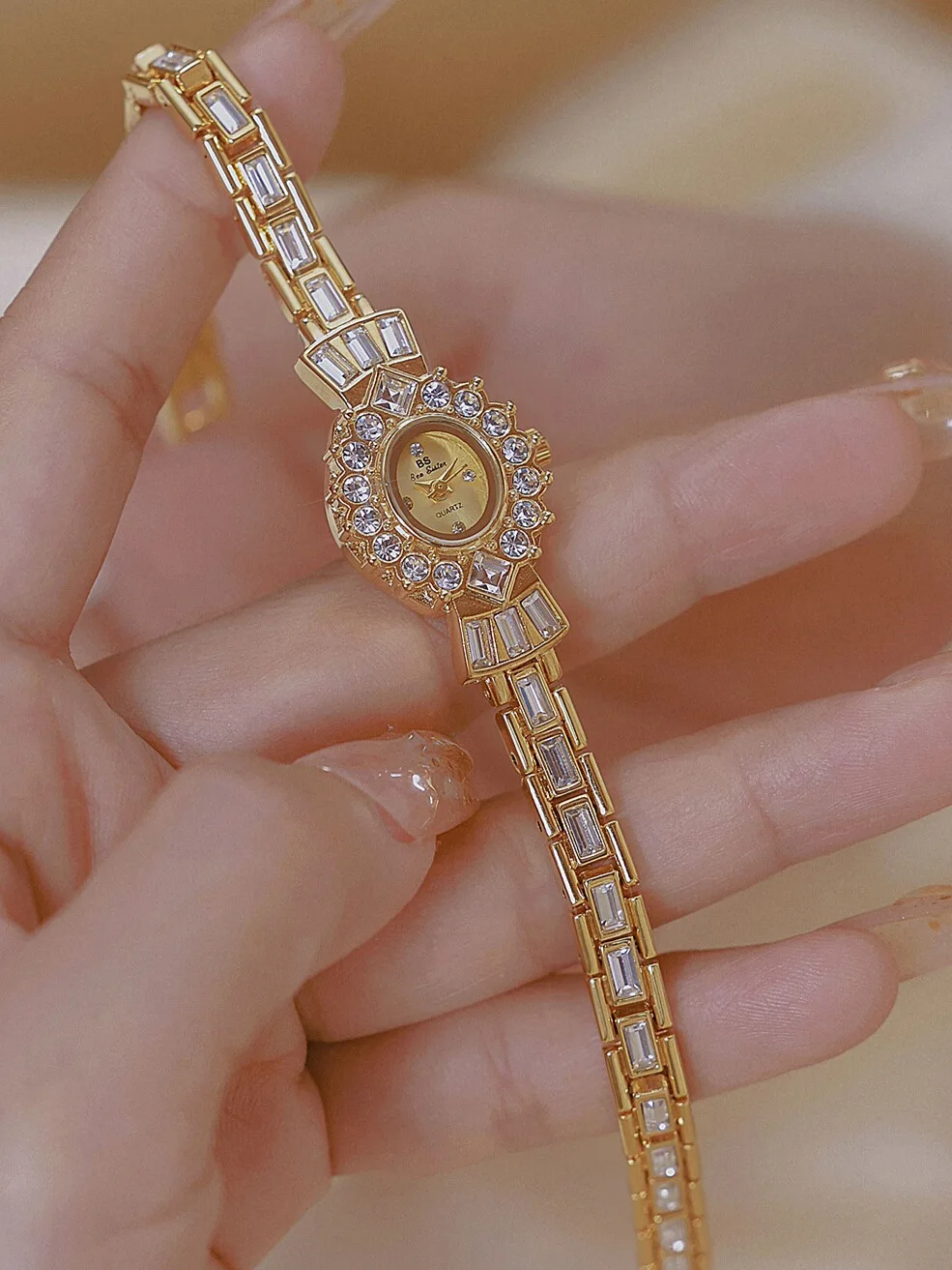 2026 new style women's watch fashion trend light luxury high value student watch high quality luxury watch female gift elegant