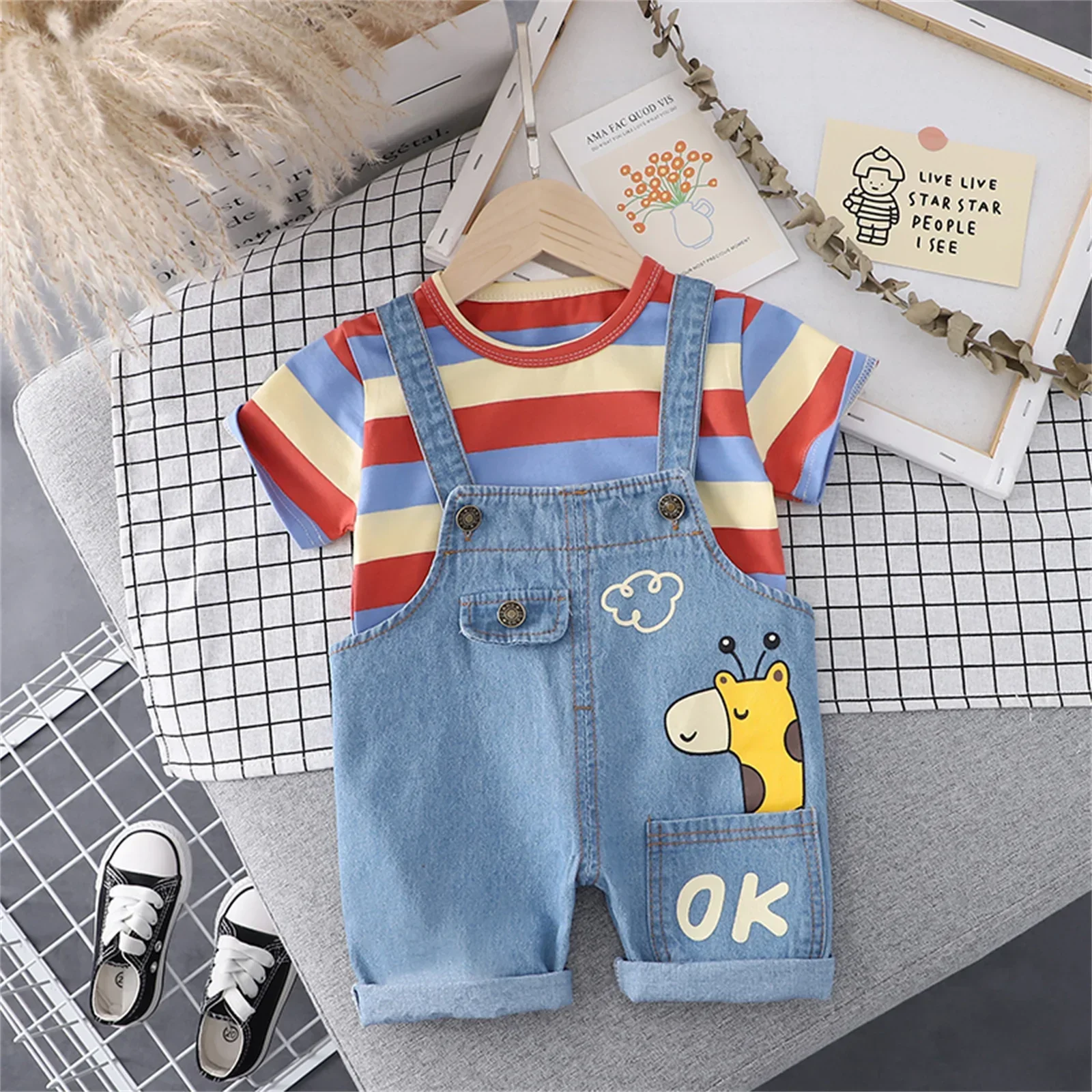 PatPat 2pcs Baby Boy/Girl 95% Cotton Short-sleeve Striped Tee and Cartoon Giraffe Print Denim Overalls Shorts Set