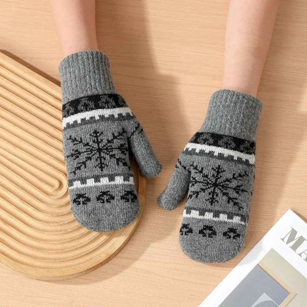 Double Layer Snowflake Jacquard Knitted Gloves Thickened Cold Resistant Winter Mittens Polyester Acrylic Fiber Warm Gloves Women