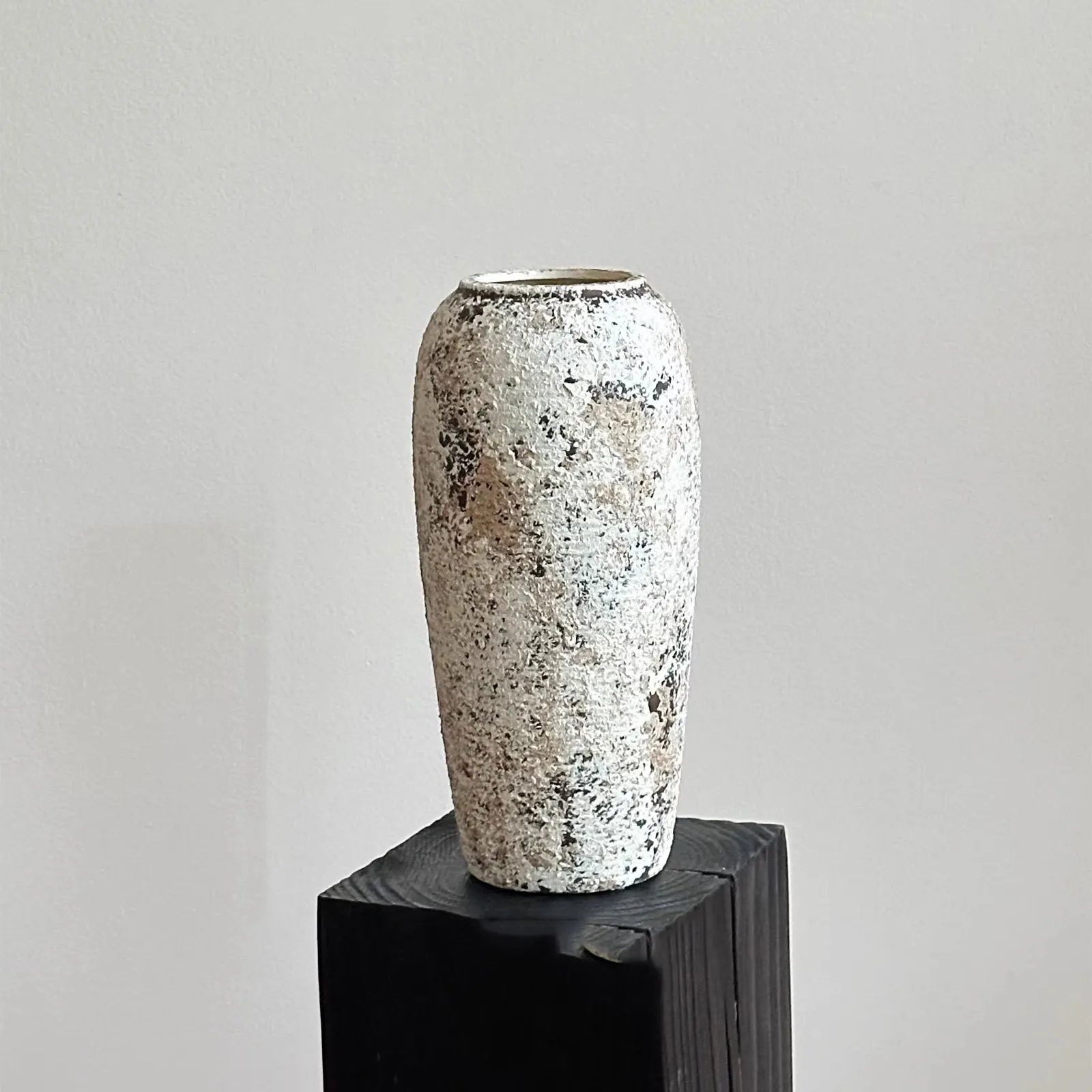 Ceramic vase flower arrangement ornament niche living room entrance flower ware old vase ceramic ornament
