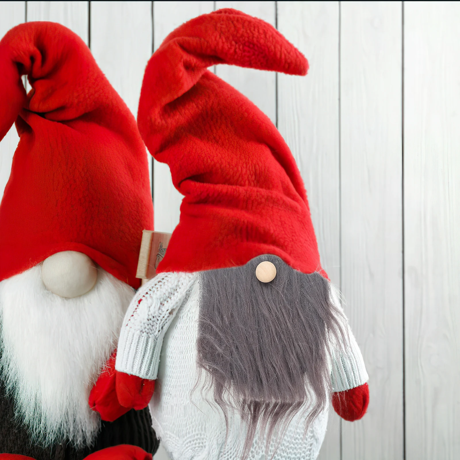 

1Set Holiday Craft Bundle Exquisite Gnome Beard Pieces Natural Wood Balls Comfortable Touch Ideal for Creative Christmas