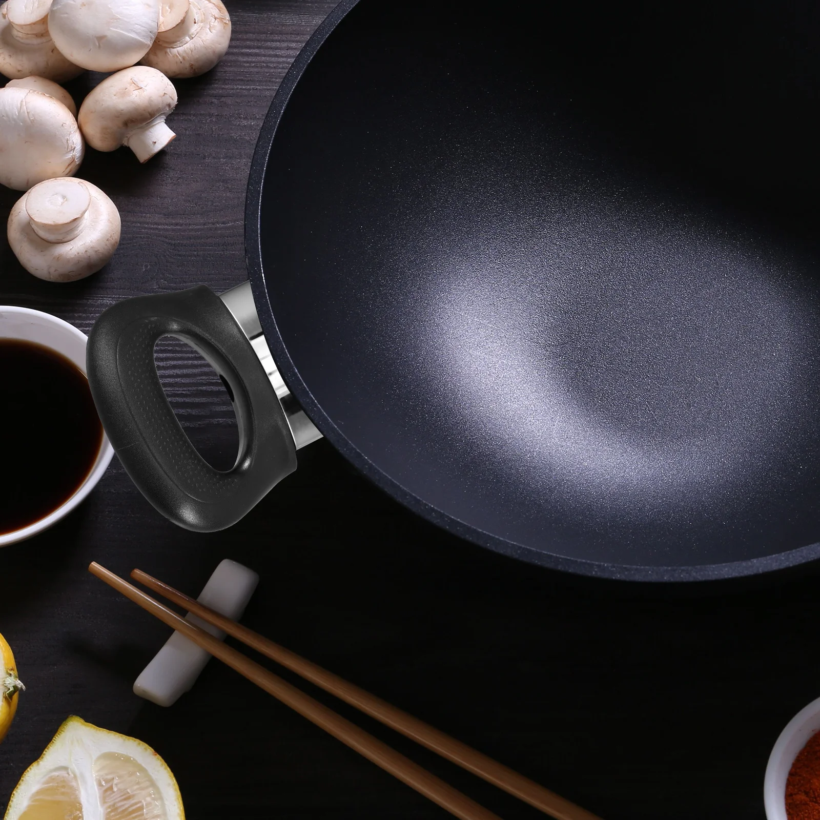 

2Pcs Universal Pressure Cooker Handle Accessories Safe Non-Slip Design for Various Soup Pots and Pressure Cookers