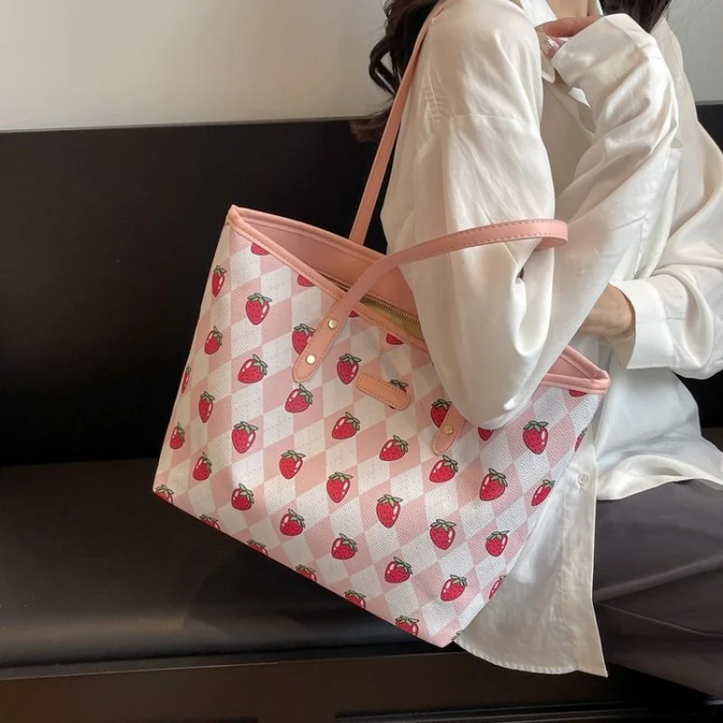 bolsa-bucket-com-estampa-de-morango-e-coracao-tendencia-de-moda-de-rua-bolsa-de-mao-europeia-e-americana