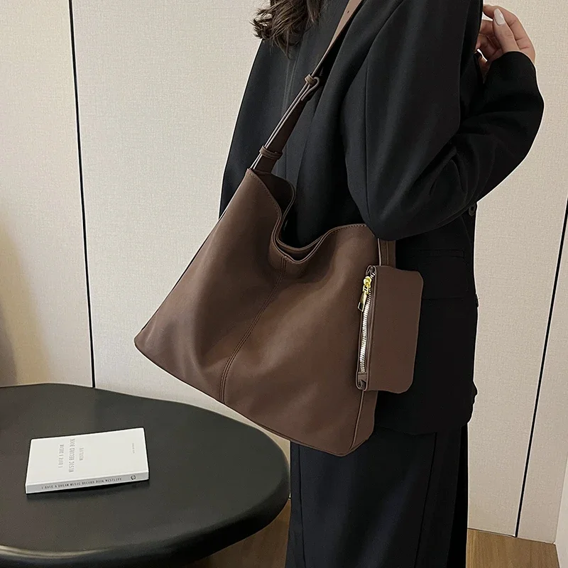 

High End Retro Armpit Bag for Women 2024 New Autumn and Winter Single Shoulder Crossbody Bag Arge Capacity Commuting Tote Bag