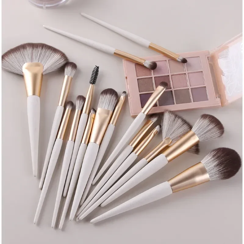 

16Pcs Makeup Brushes Premium Synthetic Wood Handle Beauty Cosmetic Brushes for Eye Face Liquid Blending Blush Makeup Brush Set