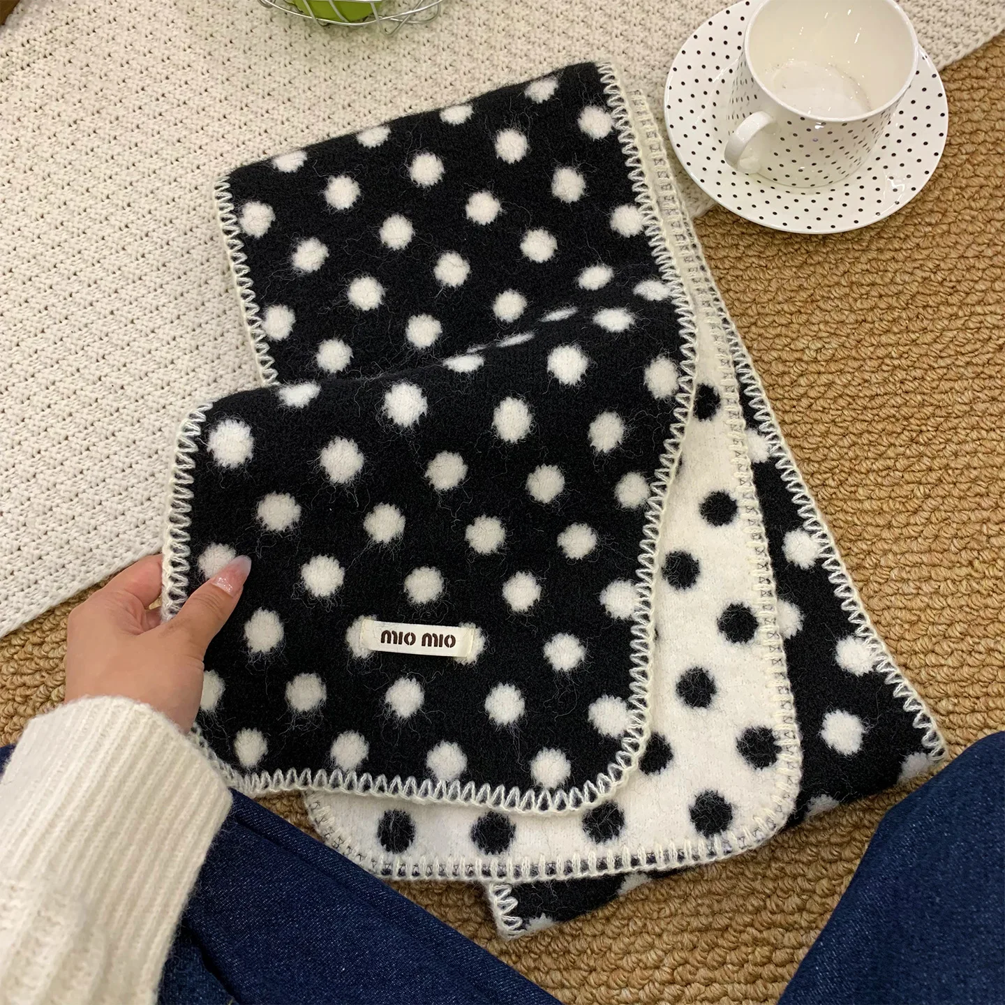 

Korean Style Ins Scandal Point Double-sided Plush Knitted Scarf Women Autumn and Winter Warmth Atmosphere Sense Neck Scarf