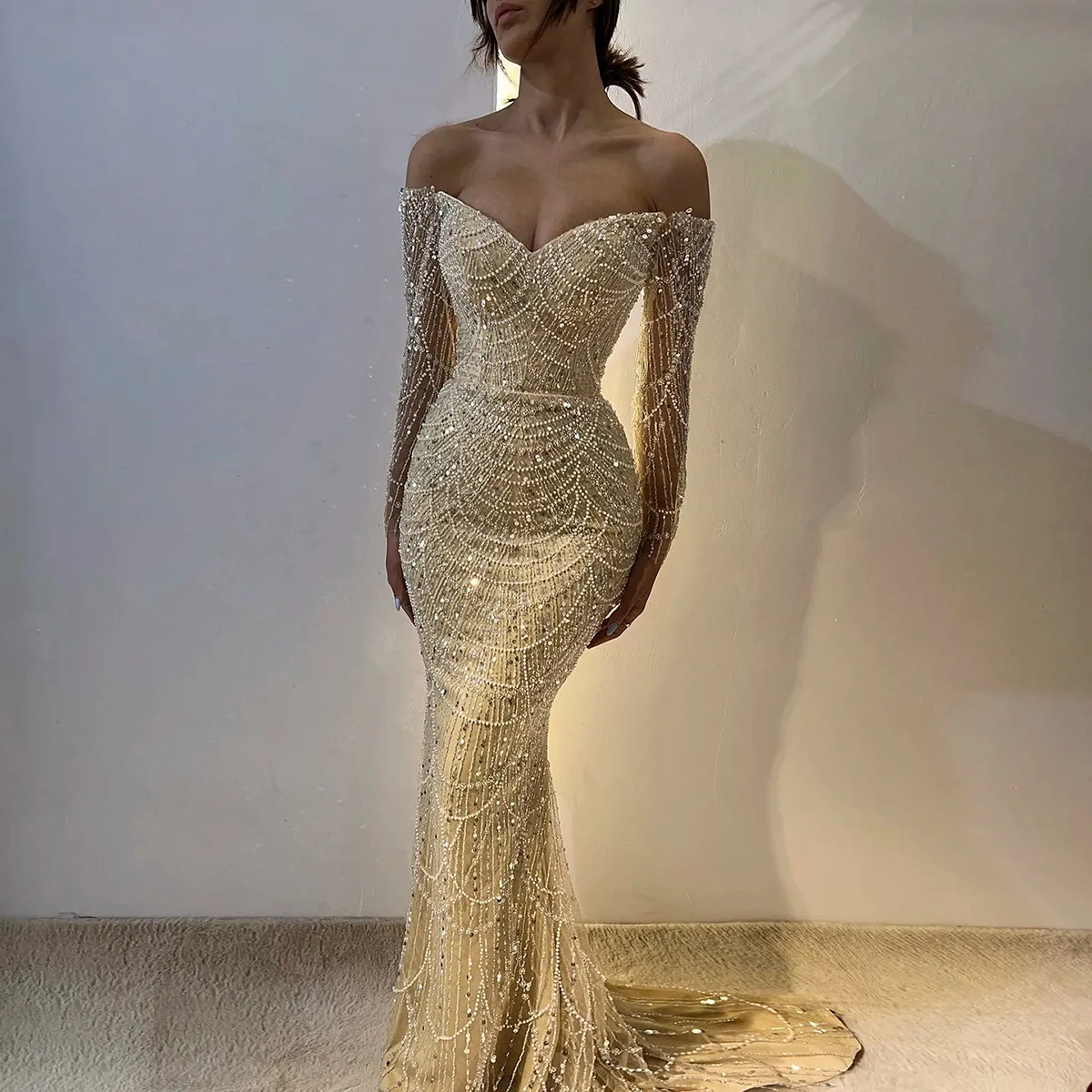Shining Mermaid Wedding Dresses Off Shoulder Lace Sequins Sleeves Pearls Chains Court Gown Bridal Customized Robe De Mariée