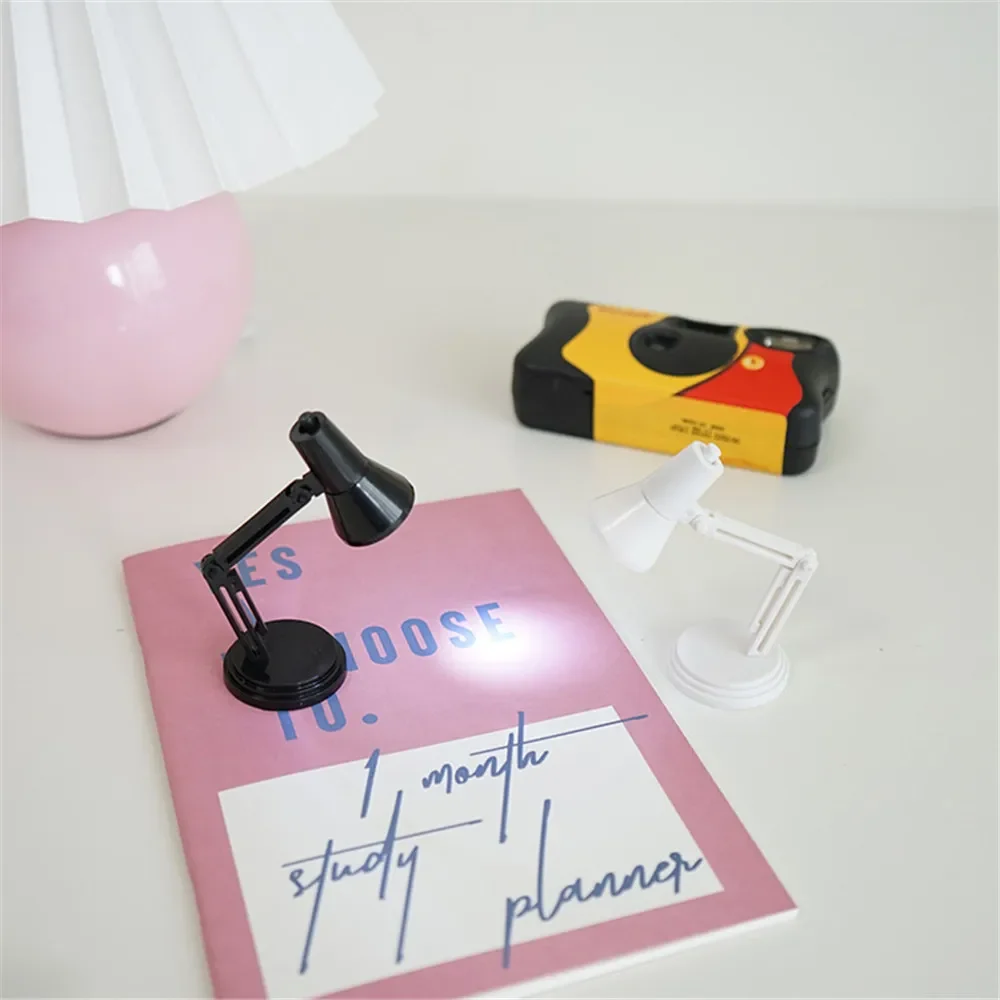 Lampada da scrivania a LED pieghevole multifunzionale con batteria Lampada da lettura portatile per camera da letto Studio Dormitorio Ufficio Uso notturno