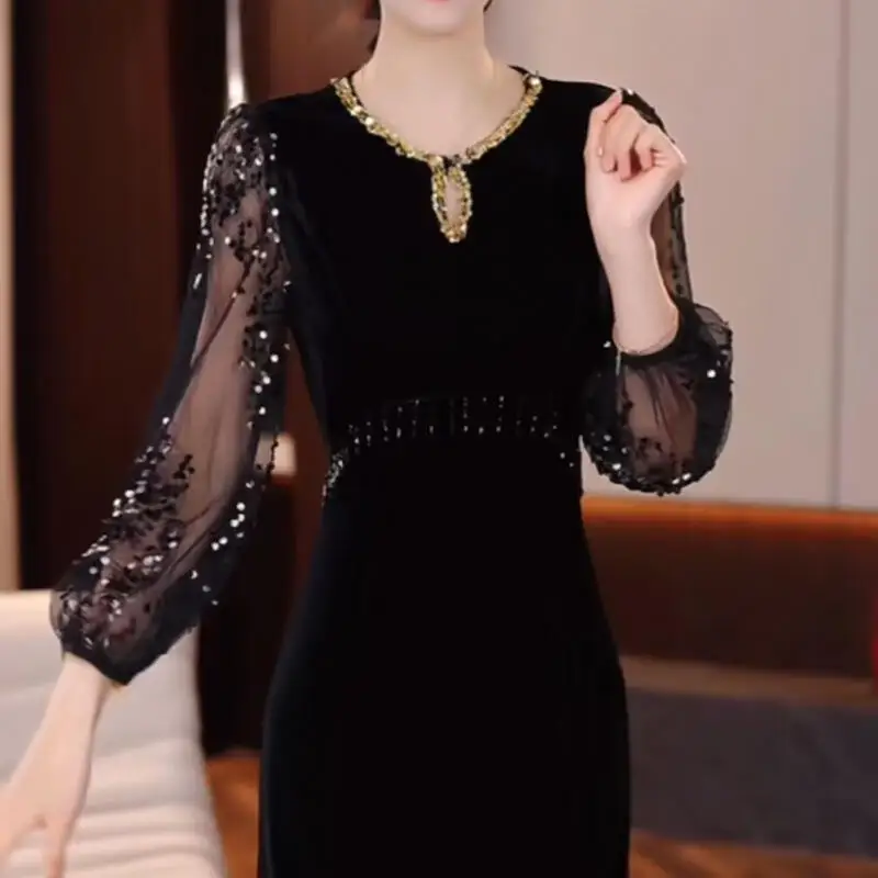 2026Autumn Winter Temperamentsocialite Goddessstyle Light Luxurydress with Waistcinching Revealing Lace Patchwork Versatiledress