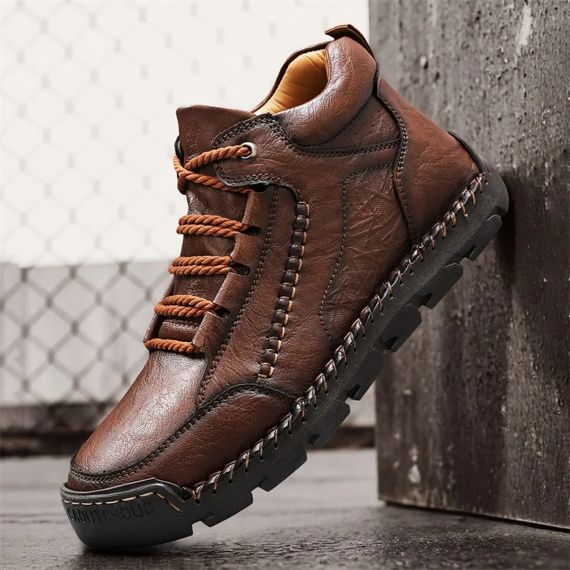 Autumn Mens Comfortable Lace Up Retro High Top Shoe Brand New Men Leather Boots Fashionable Anti Slip Soft Soled Mid-range Boots