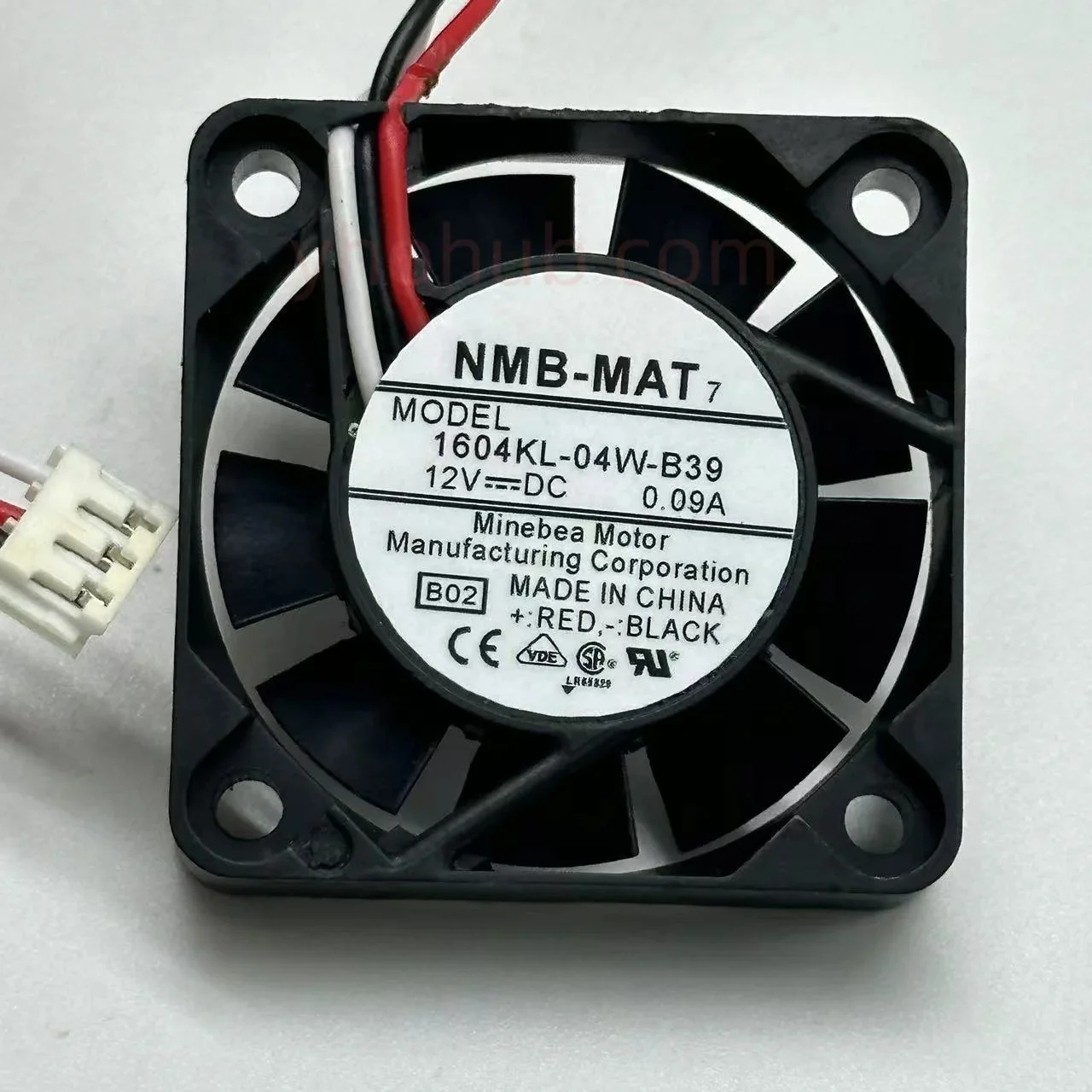 

NMB-MAT 1604KL-04W-B39 B02 DC 12V 0.09A 40x40x10mm Server Cooling Fan