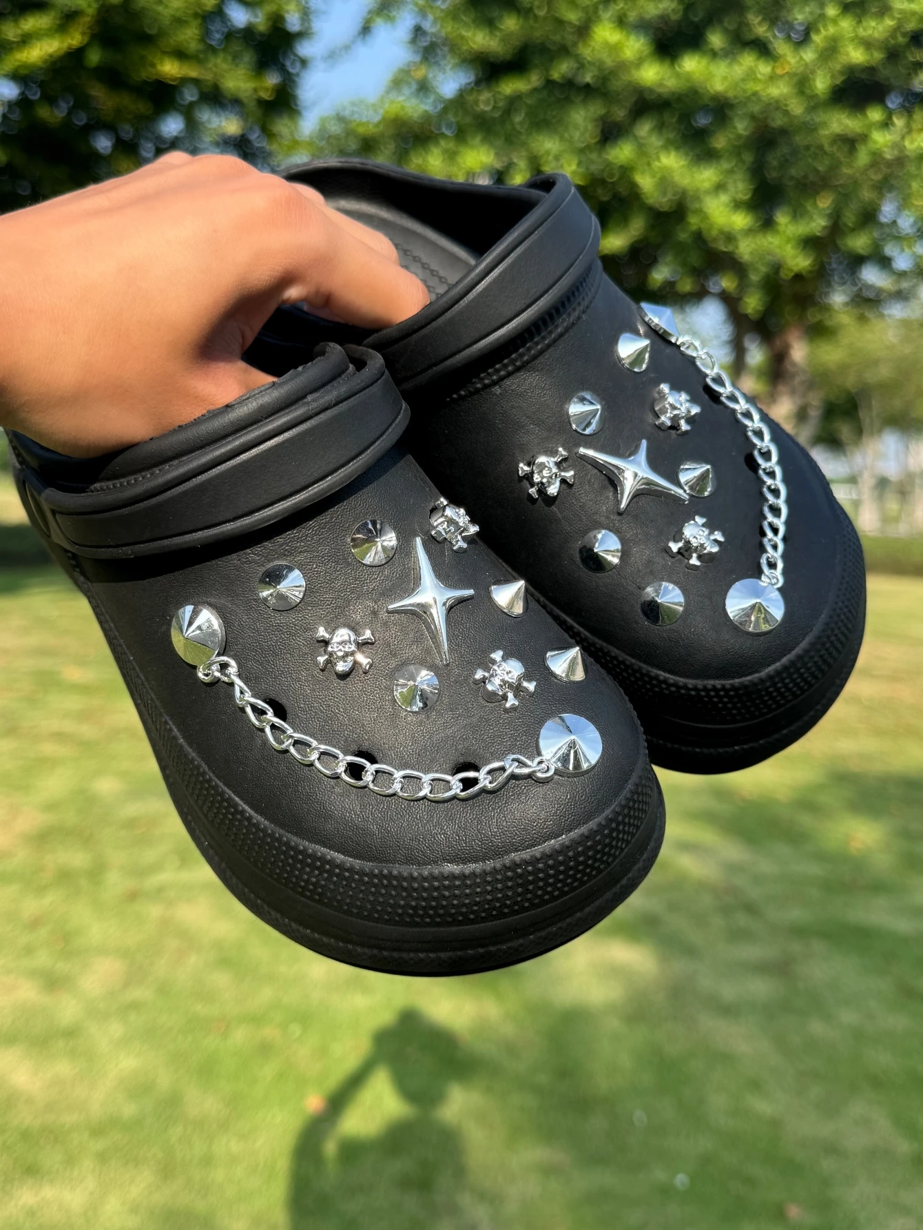 20 pieces of punk-style skull head rivet decorations - DIY detachable shoe accessories, accessory for shoes, holiday gifts