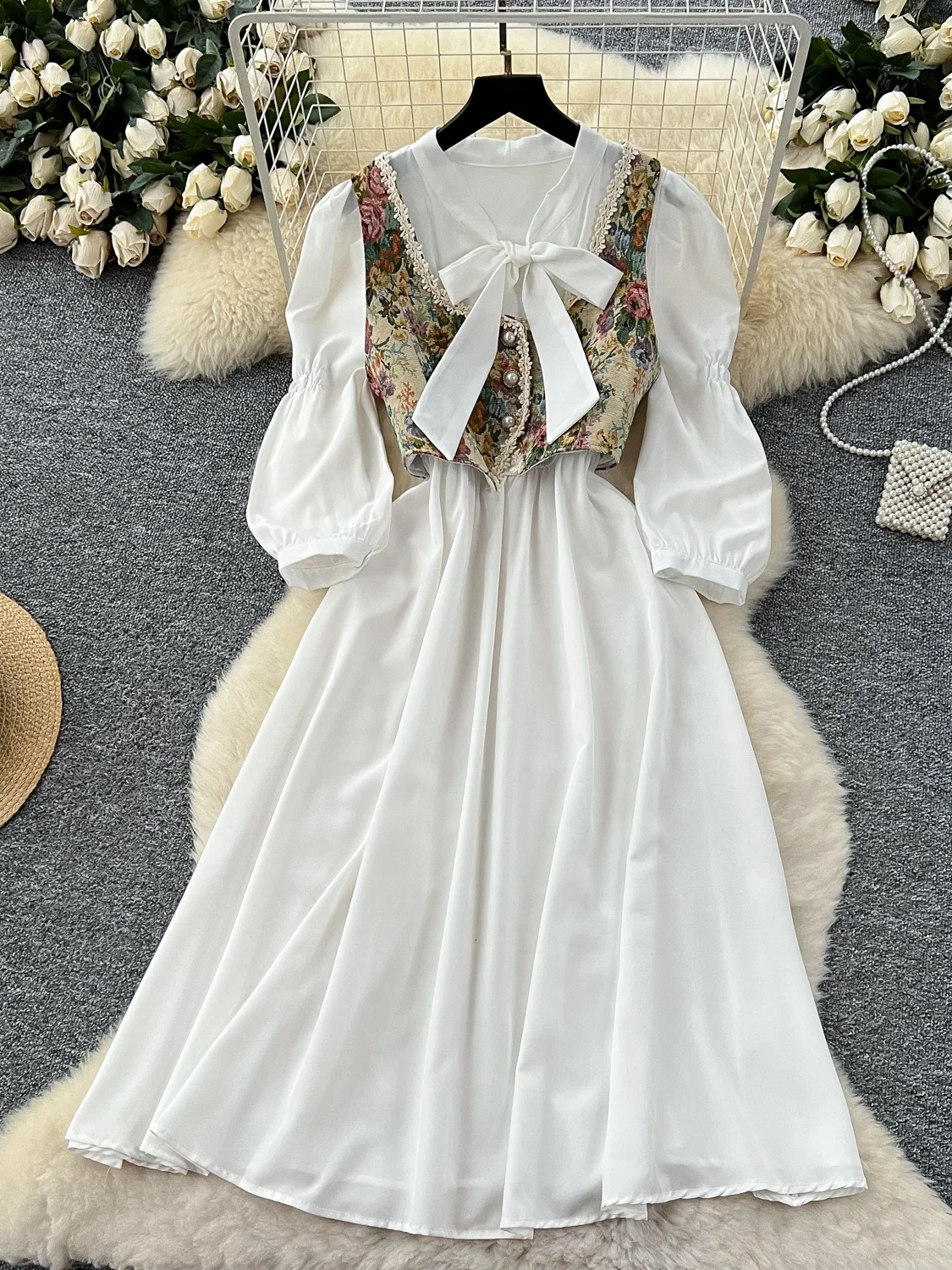 レトロな宮廷風レースパッチワーク刺繍ベストシャツ、バルーンスリーブ、レディースファッションセット、2025年夏トレンドのアウトフィットドレス