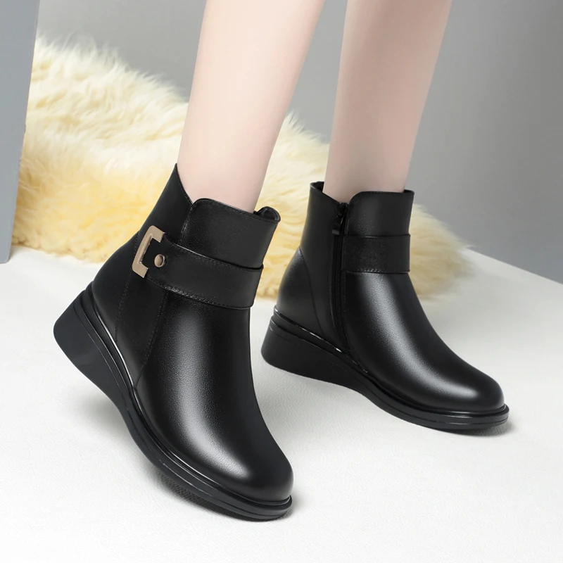 Winter Boots Female Genuine Leather 2025 New Natural Wool Women's Ankle Boots Thick Soled Anti Slip Ladies Snow Boots