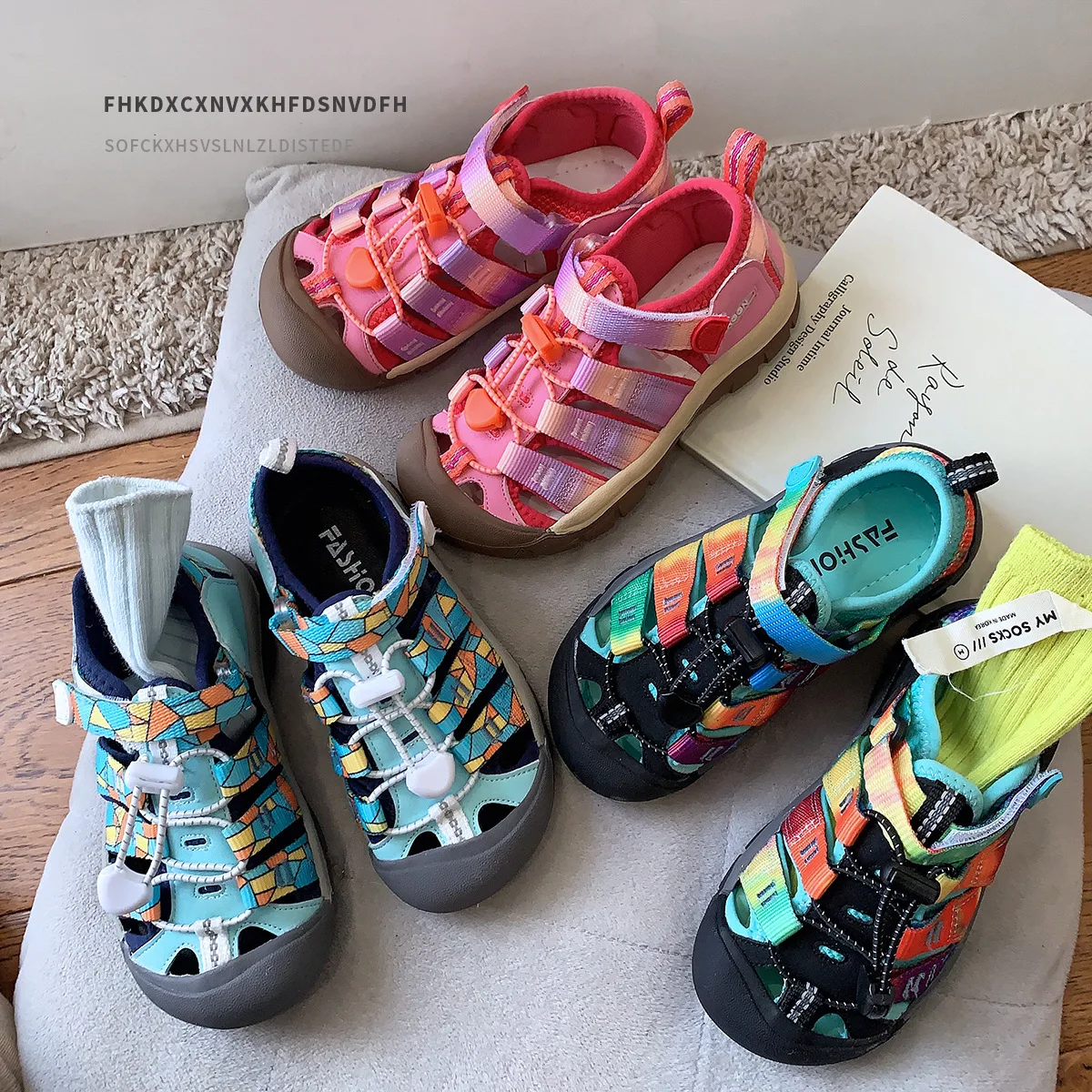

Летние детские сандалии на мягкой подошве, модные дышащие спортивные сандалии для девочек, повседневная пляжная обувь с закрытым носком для мальчиков, предотвращающая столкновения