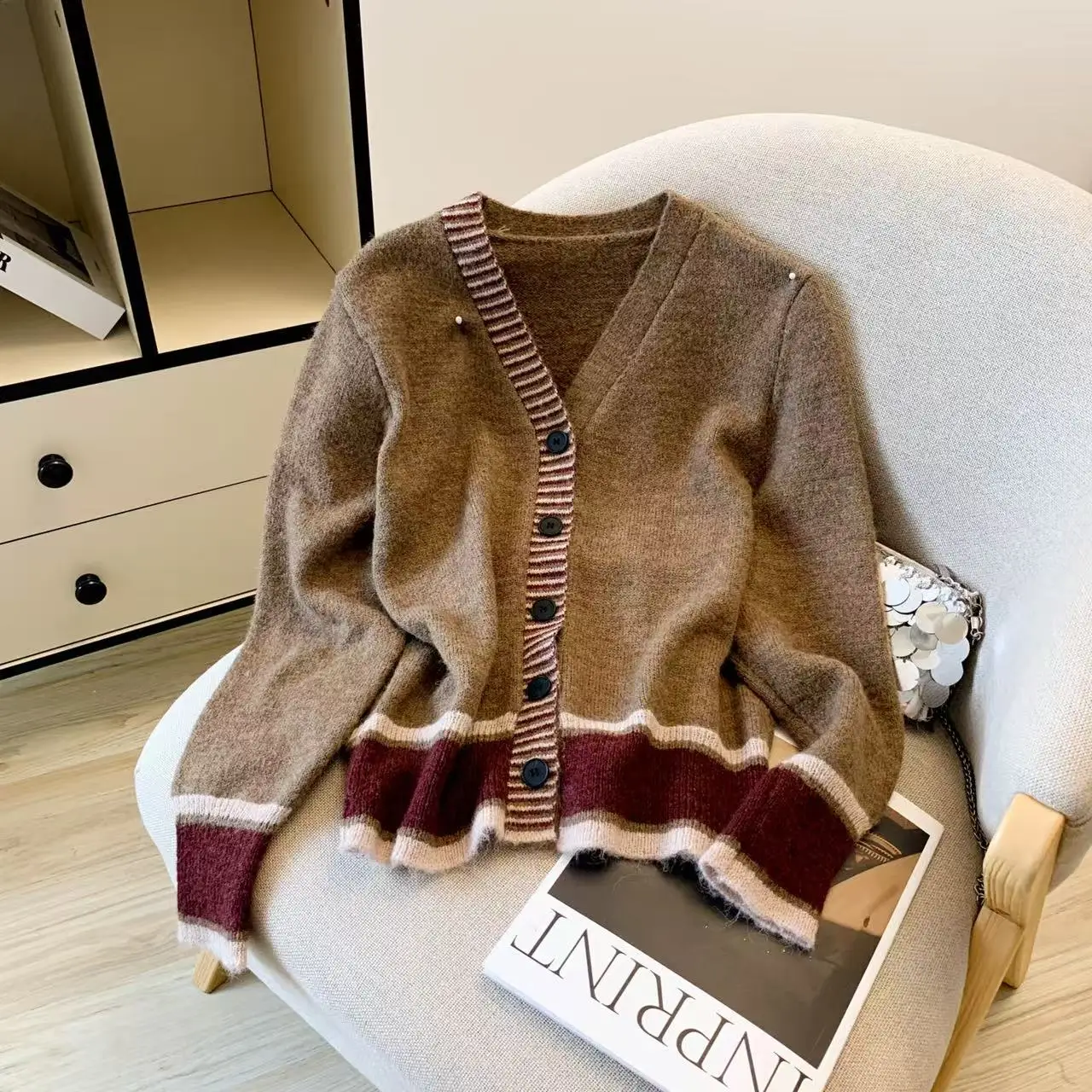 

Women Brown Striped Cardigan Knit Sweater 90s Vintage Jumper Knitwear 2000s Y2k V-Neck Long Sleeves Cashmere Sweater Autumn 2025