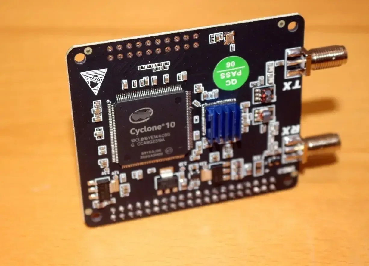 Best sellRadioberry V2.0 Software Defined Radio Devices AD9866 + 10CL016 For Raspberry PI4B RPI4
