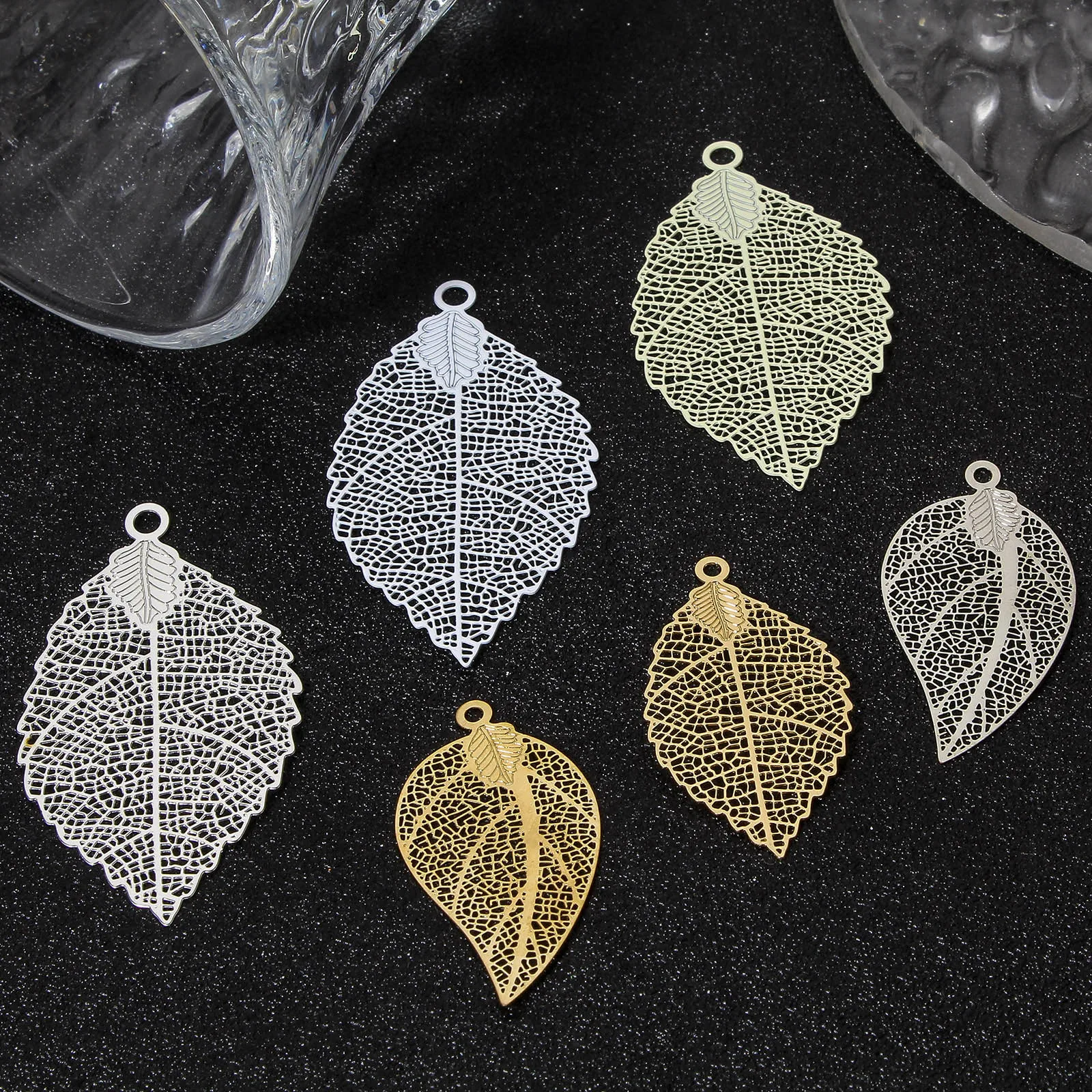 10pcs Iron Alloy Filigree Stamping Pendants Multicolor Leaf Hollow Charms DIY Necklace Earrings For Women Party Jewelry Findings