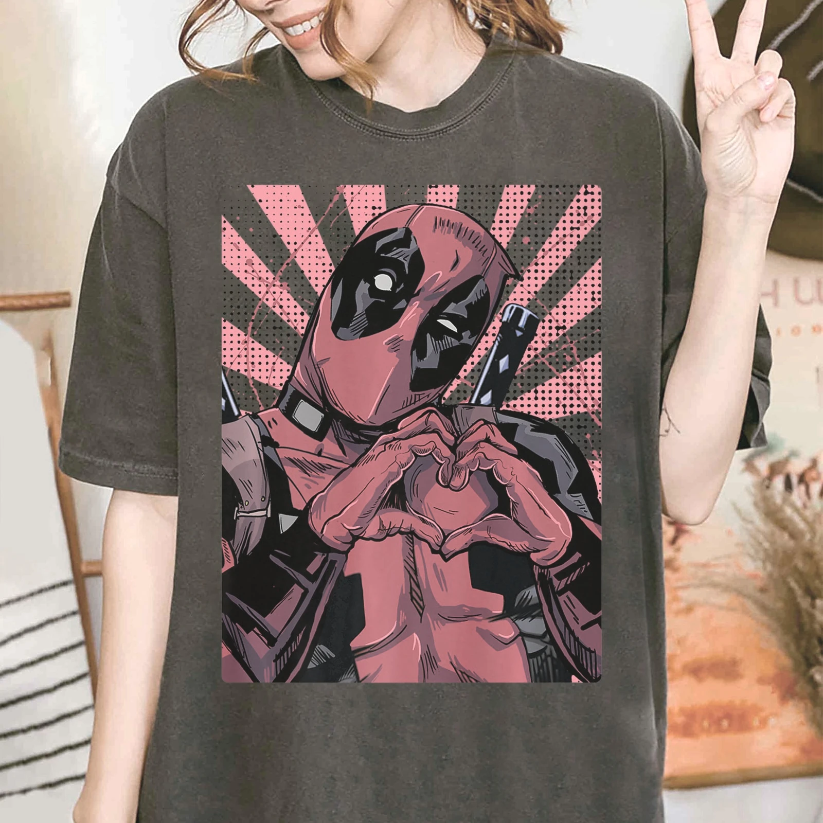 Marvel Deadpool Closed Hand Heart Unisex Short Sleeve T-shirt Summer Men Women Vintage Y2K Round Neck Cotton Print Streetwear