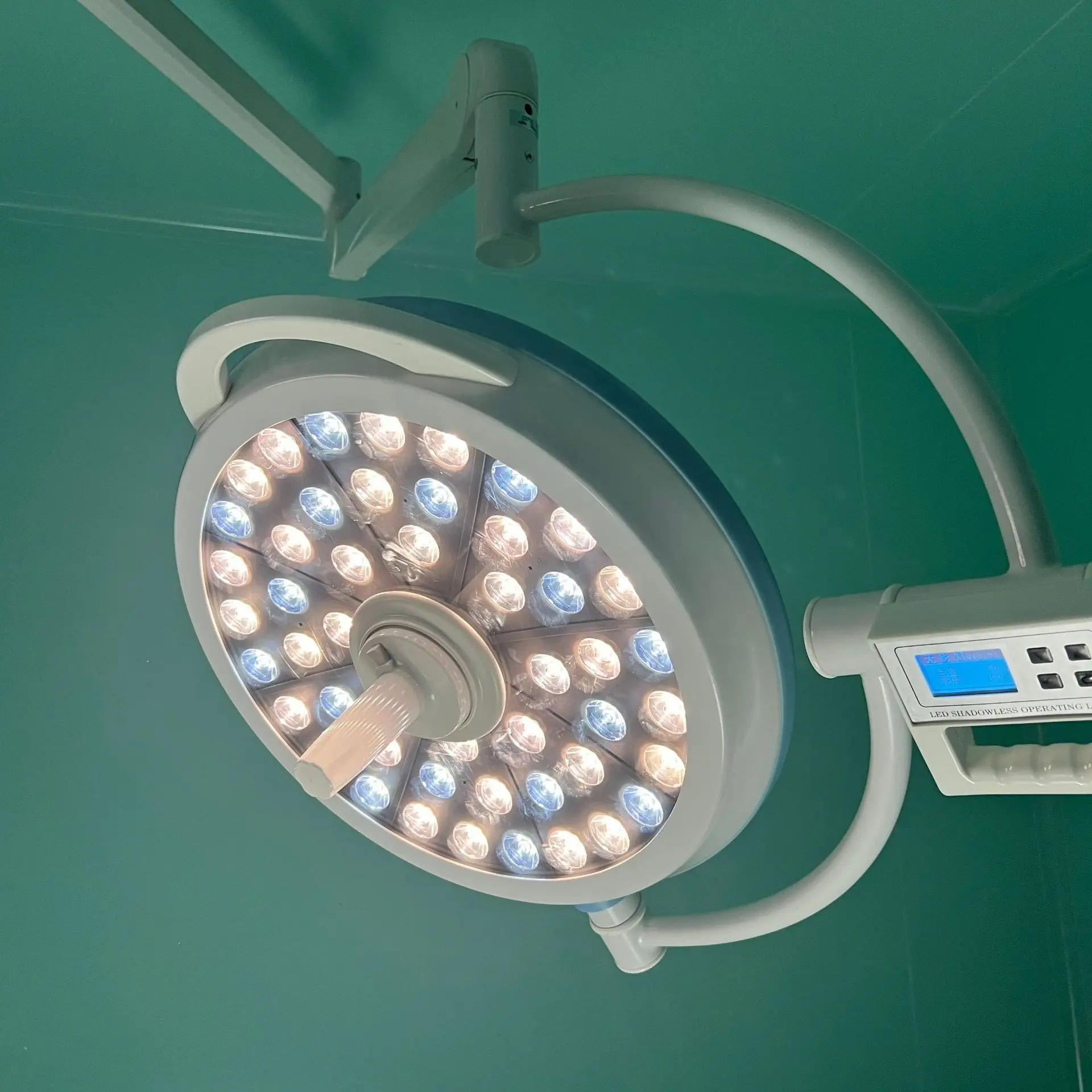 Lámpara LED sin sombras ajustable con iluminación, mano LED para mascotas bucales de belleza. Operación lámpara sin sombras