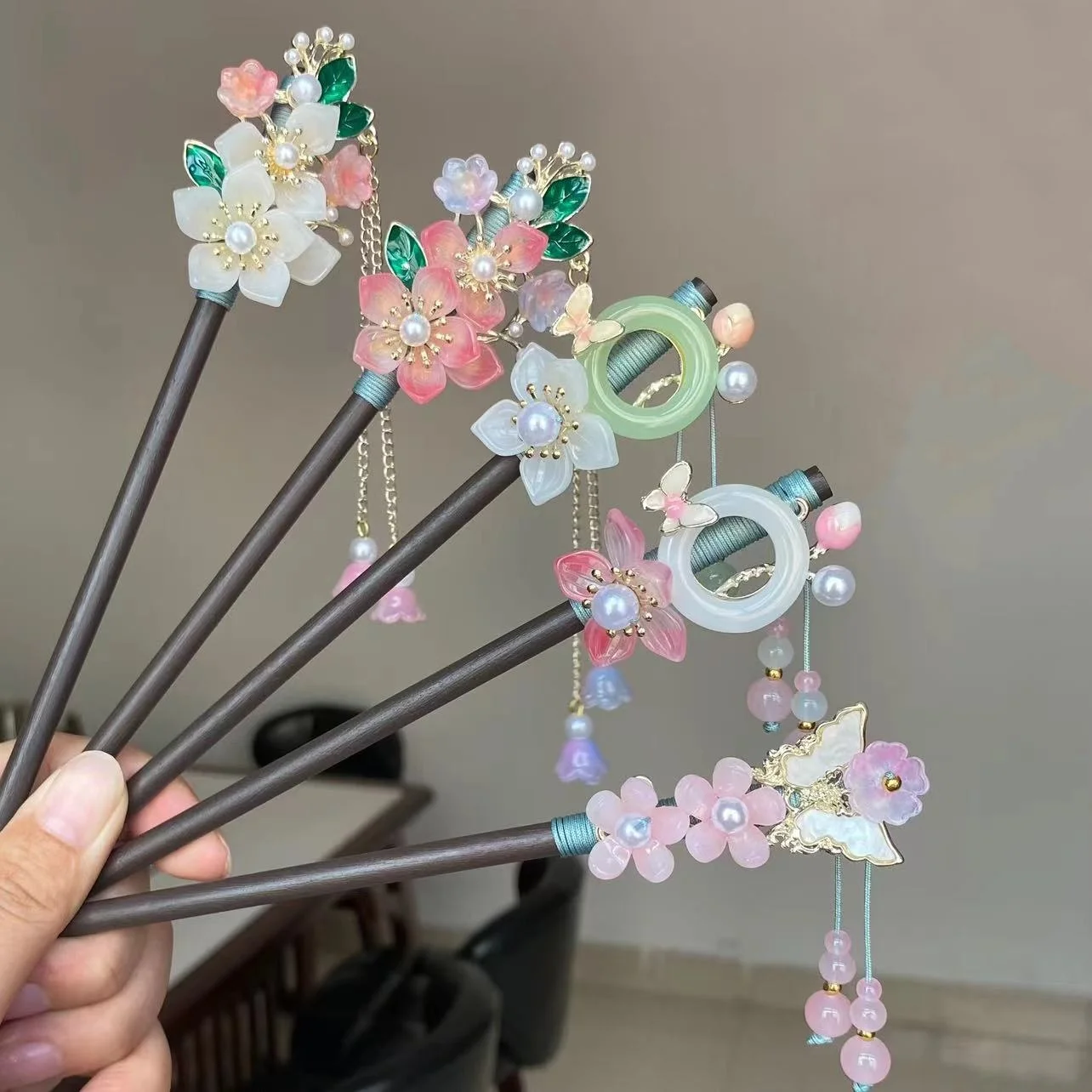 Flor de luxo borla hairpin para mulheres artesanal de madeira floral vara de cabelo hanfu acessórios para o cabelo vintage elegante meninas grampos de cabelo