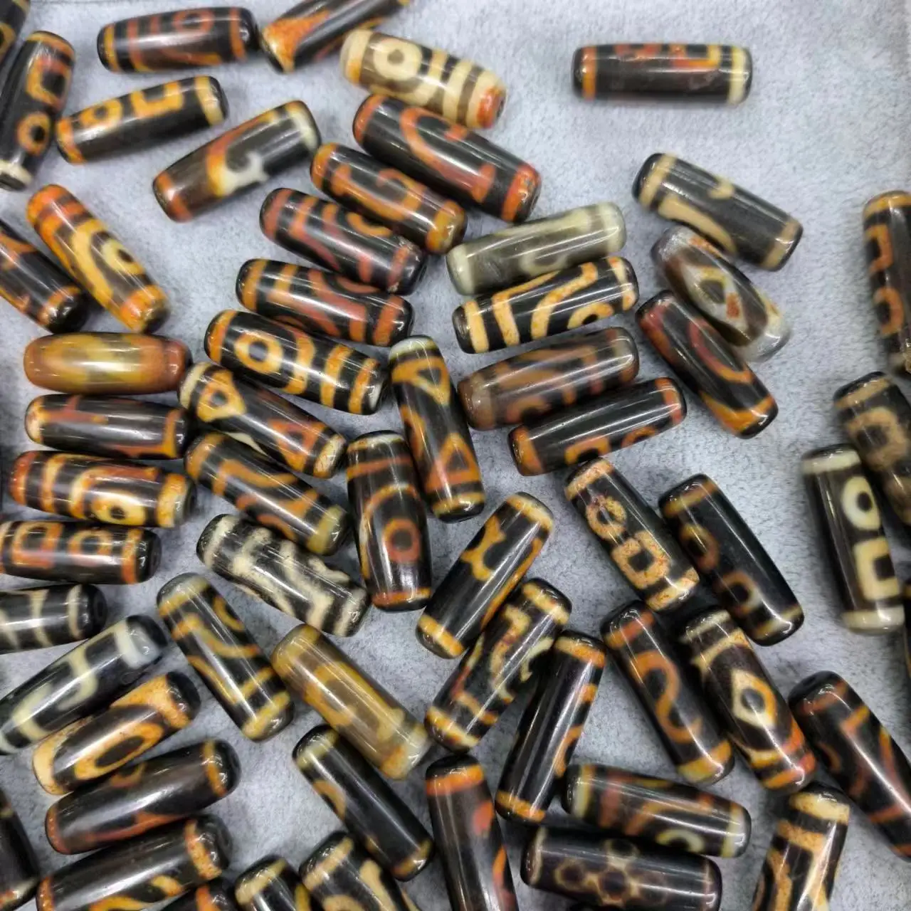 

109pcs/lot Natural Precious Old Agate Dzi Beads wholesale black gold to pure craftsmanship various patterns accessories jewelry