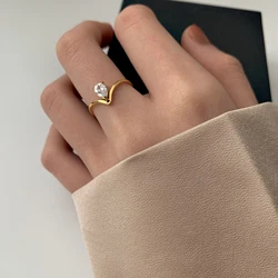Peri'sbox Trendy V Shape Shiny Triple Claws Inlaid with Zircon Rings for Women Exquisite Gold Plated Waterproof Engagement Ring