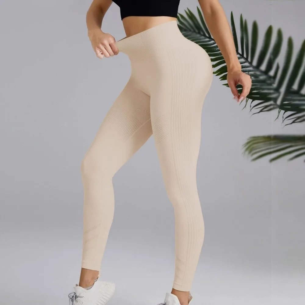 

High Waist Yoga Sports Pants Elastic Hip-lifting Sports Fitness Leggings Quick Dry Breathable Yoga Seamless Leggings Outwear