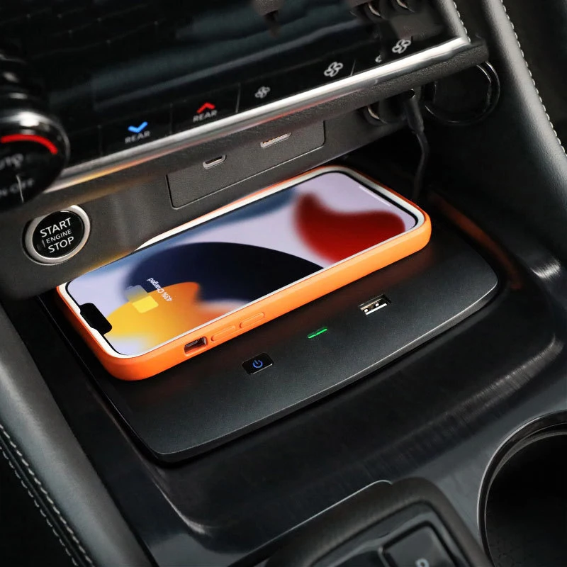 Car wireless charger for Nissan X-Trail Rogue 2021 2022 2023 mobile phone charger charging holder charging pad plate trim
