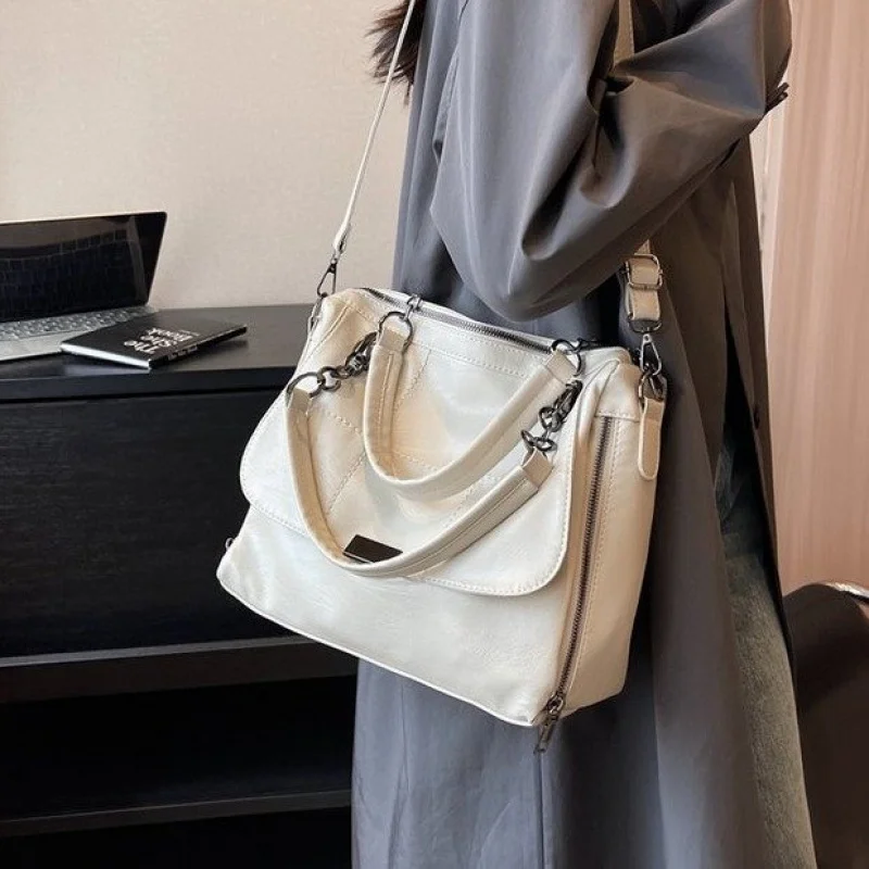 

High-End Luxury Vintage Handbag For Women With Unique Letter Logo And Fashionable Crossbody Design For Leisure