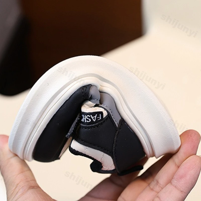 

Детские туфли для досок, осенние новые легкие удобные кроссовки на платформе для мальчиков, модные нескользящие кроссовки на мягкой подошве для девочек