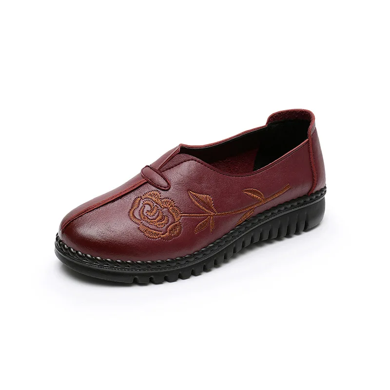 New Mom's Shoes For Women Soft Sole Women's Casual Genuine Leather Slip On Female Flats Ladies Moccasins Driving Casual Shoe