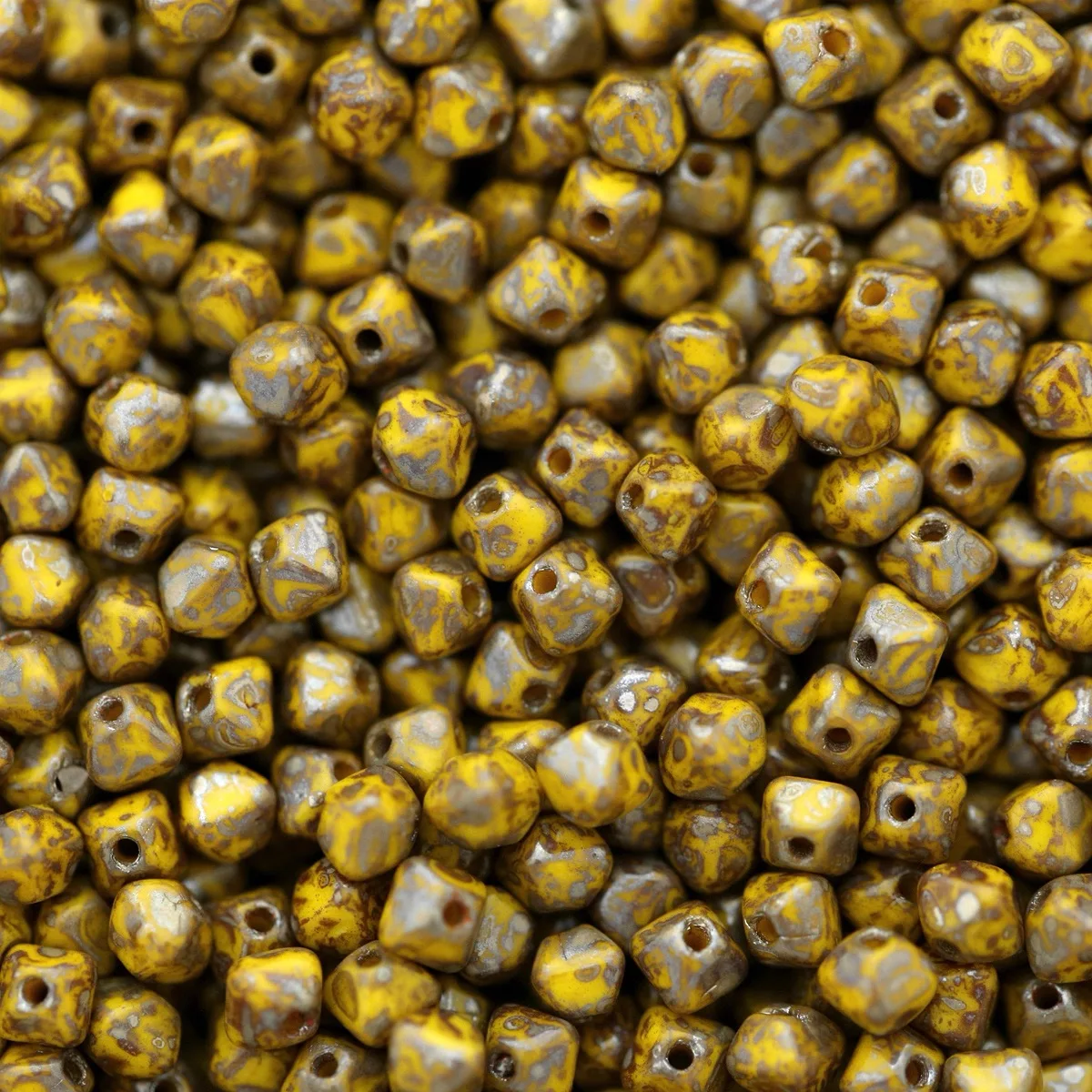 

200pieces 4mm (Multiple colors) Loose Spacer Beads for Jewelry Making DIY Handmade Bracelets Earrings