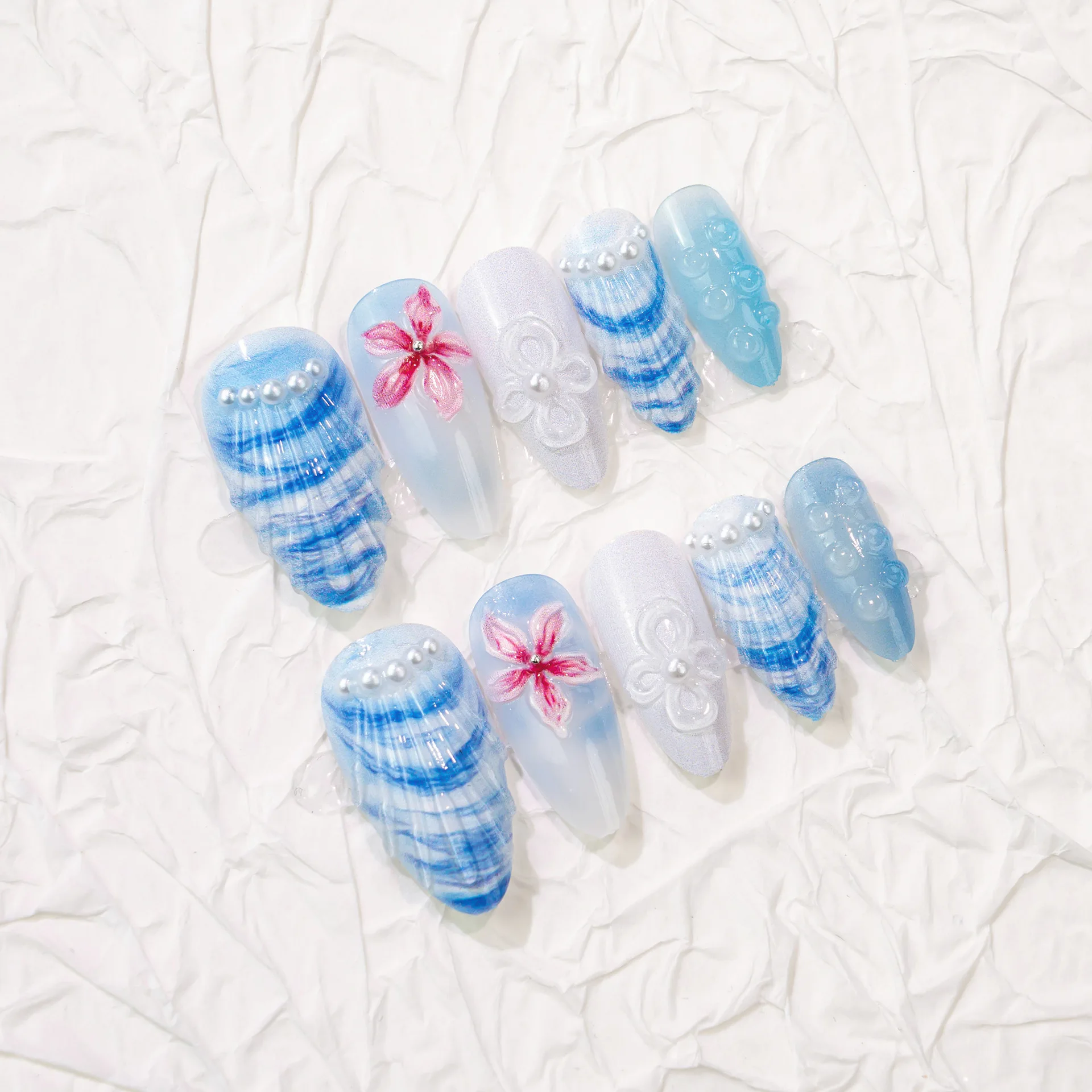 24pcs Ocean Wave Shell Shape Press on Nails 3D Flower Pearl Fake Nail Short Almond Full Coverage Nail Tips for Women False Nail