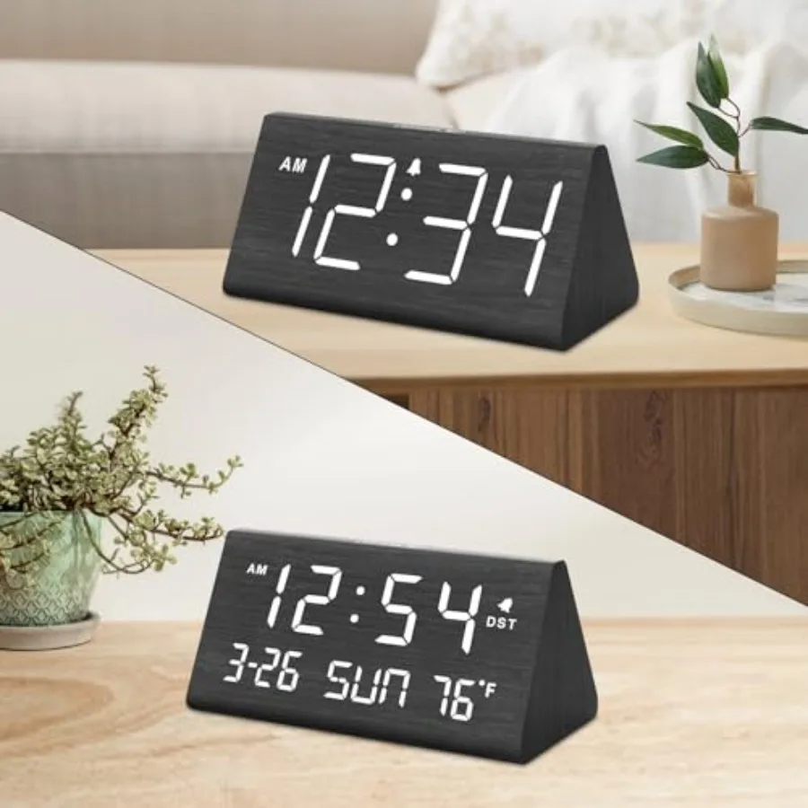 

Деревянный будильник с крупными цифрами и деревянные цифровые часы с указанием даты и дня недели