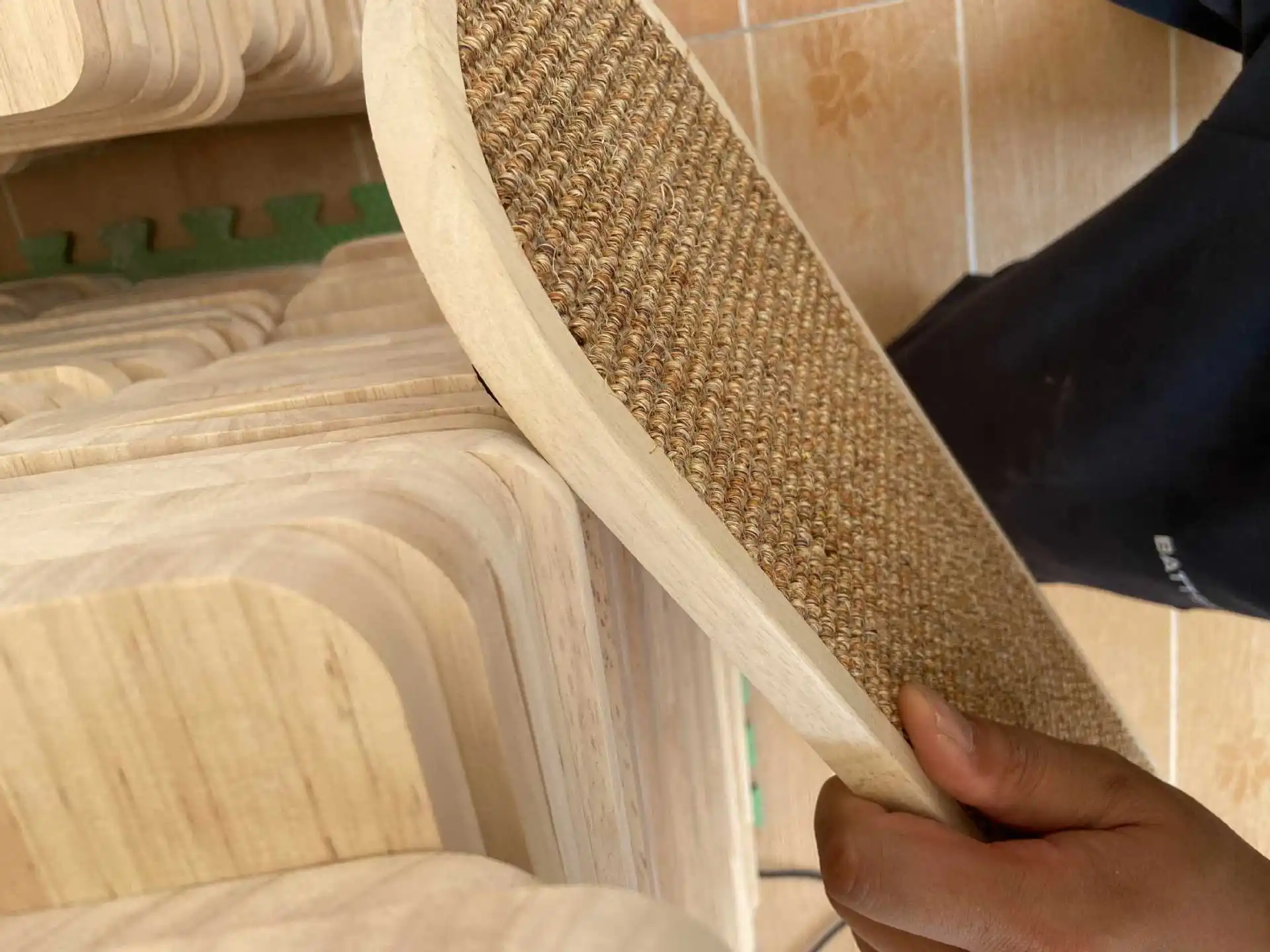 Sisal Mat Cat Scratching Board Hanging Wall Wear-resistant, Non-chipping Resistant Vertical Grinding Claw Post Cat Supplies