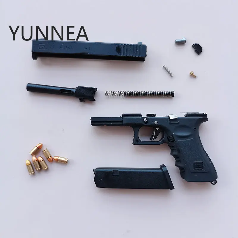 Mini Metal Desert Eagle Glock G17 Keychain Pistol Shape Keychain Desert Eagle Portable Gun Model Shell Ejection Free Assembly