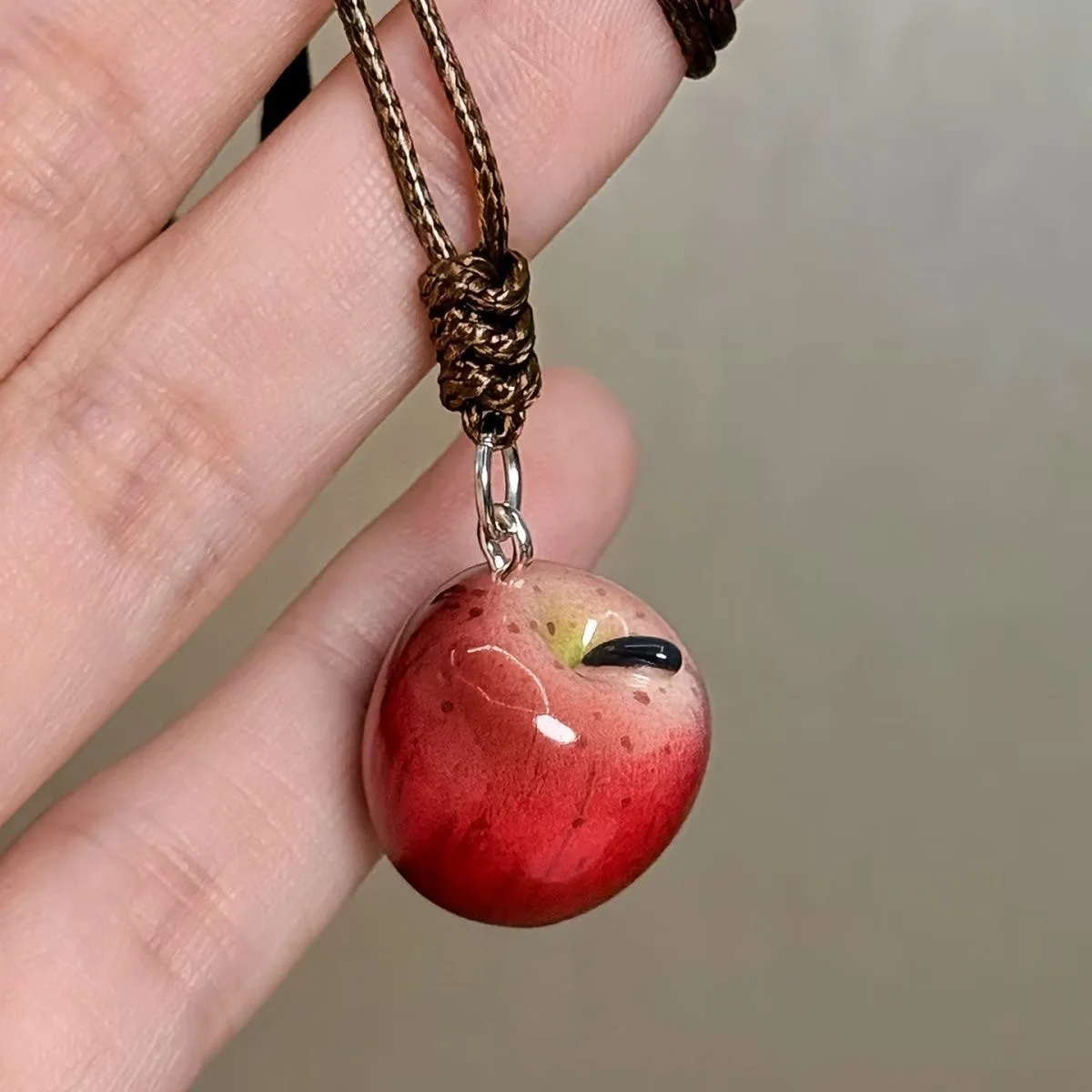 

2026 New Exquisite Simulation Apple Pendant Necklace For Women Simple Fashion Jewelry Gift